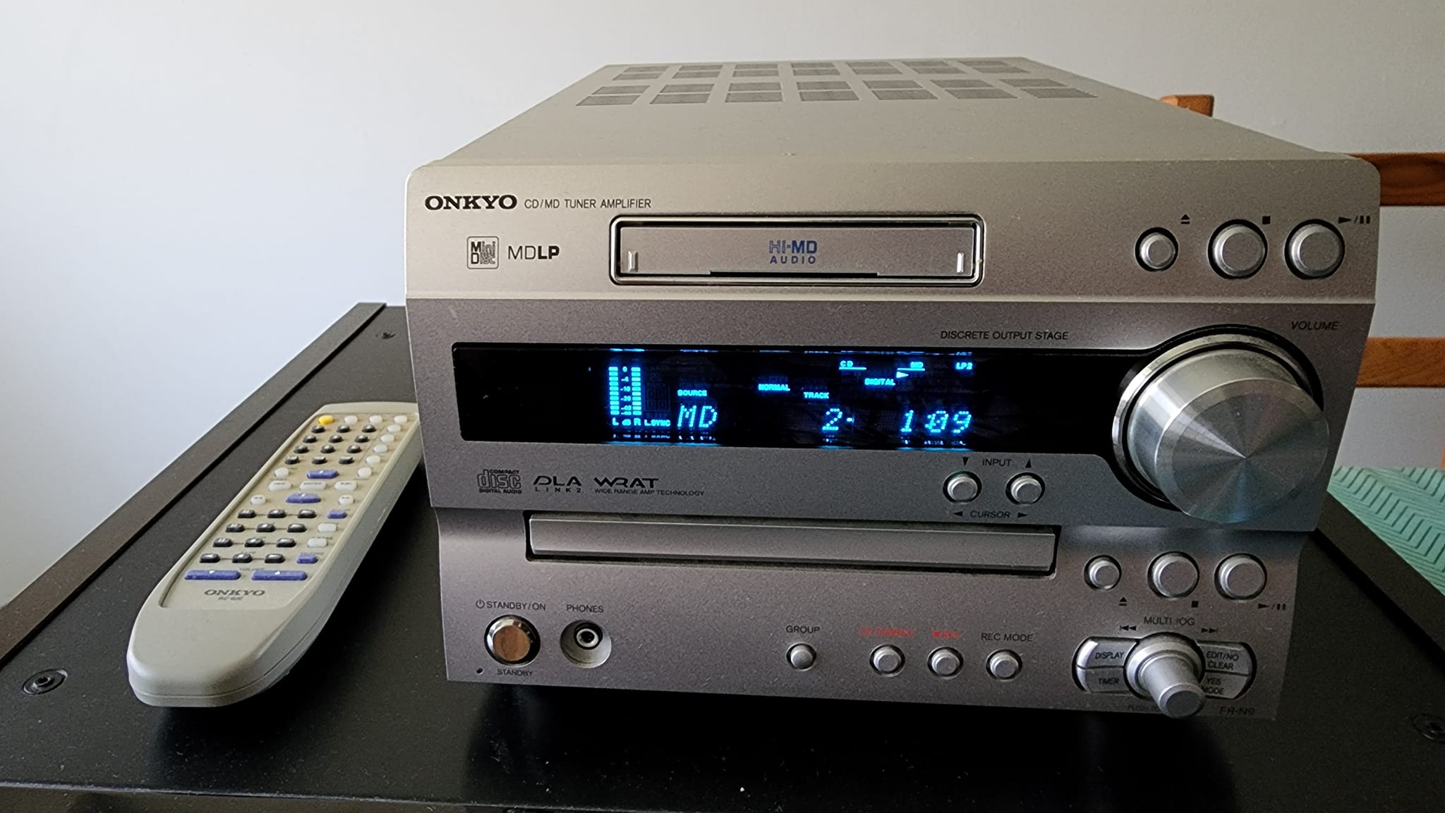 Why does Onkyo FR-N9X stop loading or ejecting MD and CD?