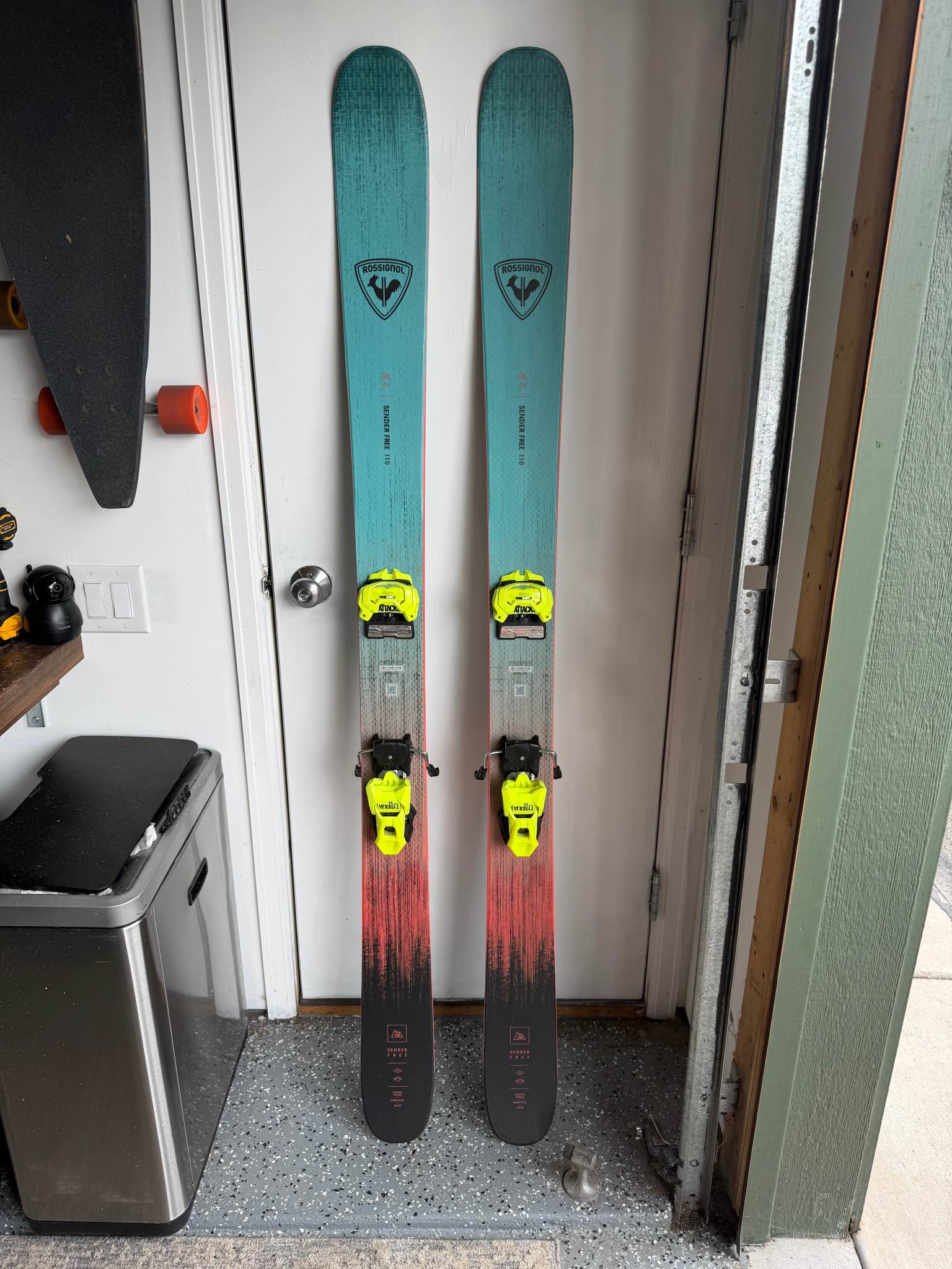2016 salomon nfx twin tip alpine ski flat Teneighty Foil Skis Style and control in perfect harmony – the Salomon S/MAX N°6 XT Skiset is the ideal choice for female skiers who appreciate performance and elegance in equal measure Rossignol Sender Free 110 –