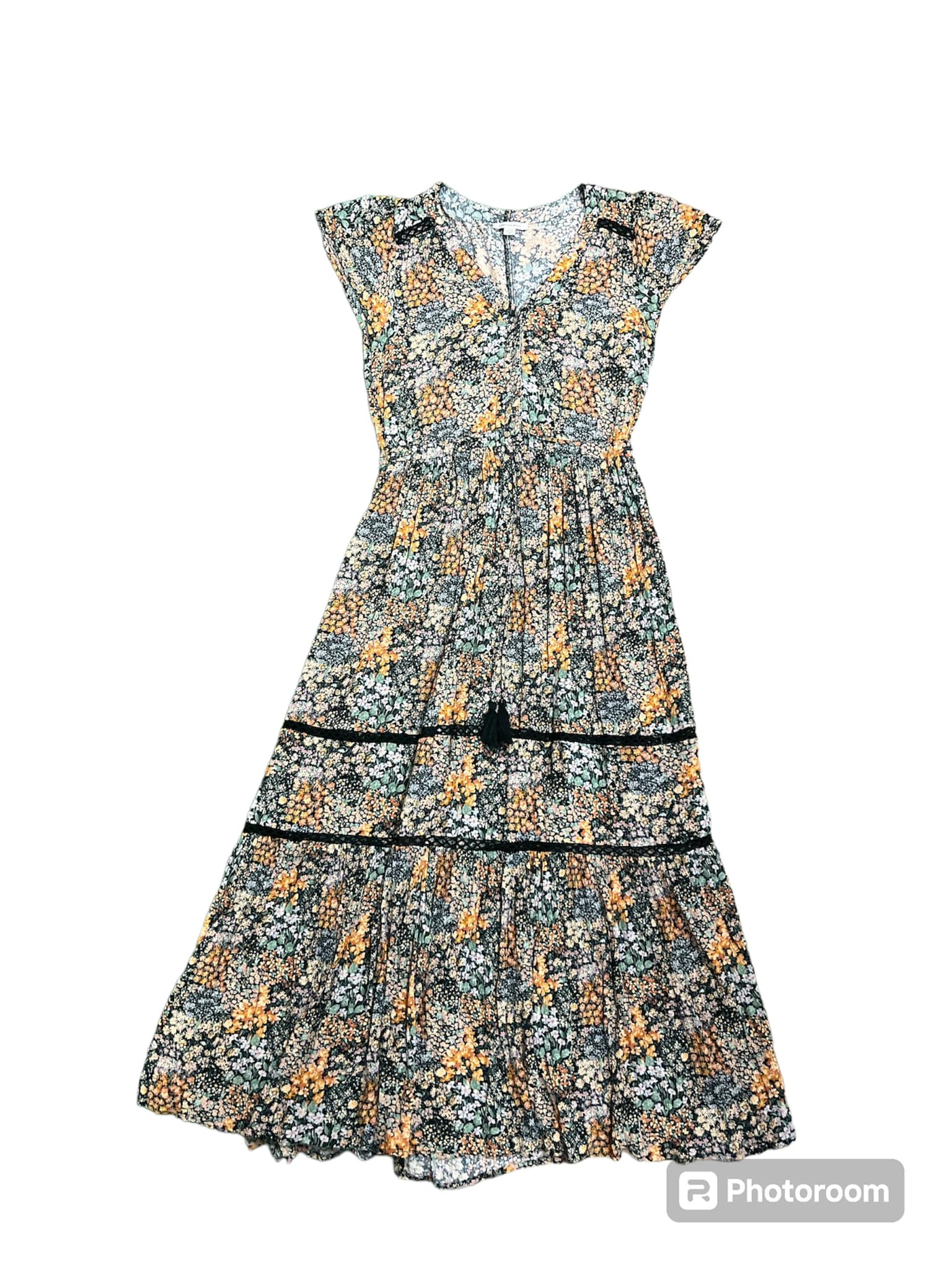 chinese dress ladies American Eagle Women's U-1399-7013-900 Floral Flutter-Sleeve Smocked Midi  Dress L Multi: Buy Online at Best Price in UAE