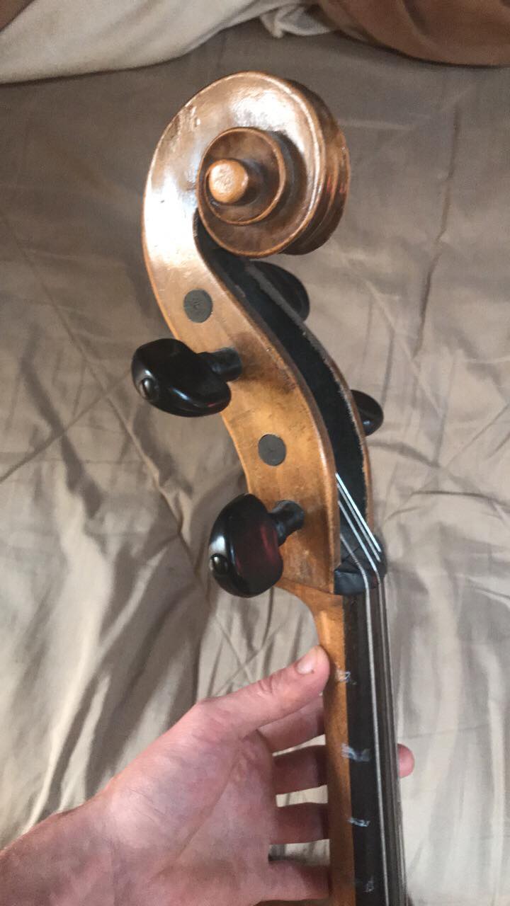 What is this unmarked cello?