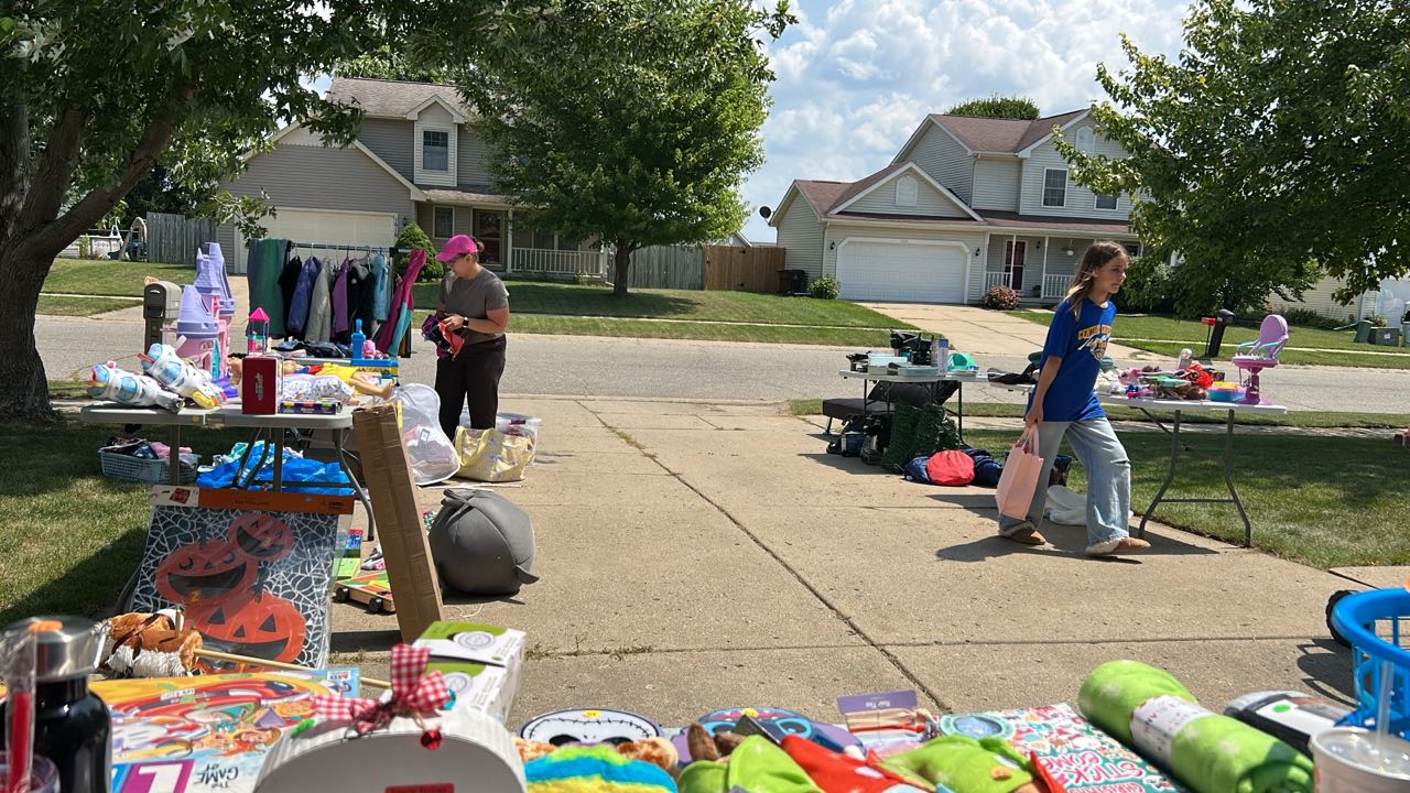 Hawk Nest Community garage sale in East Lansing