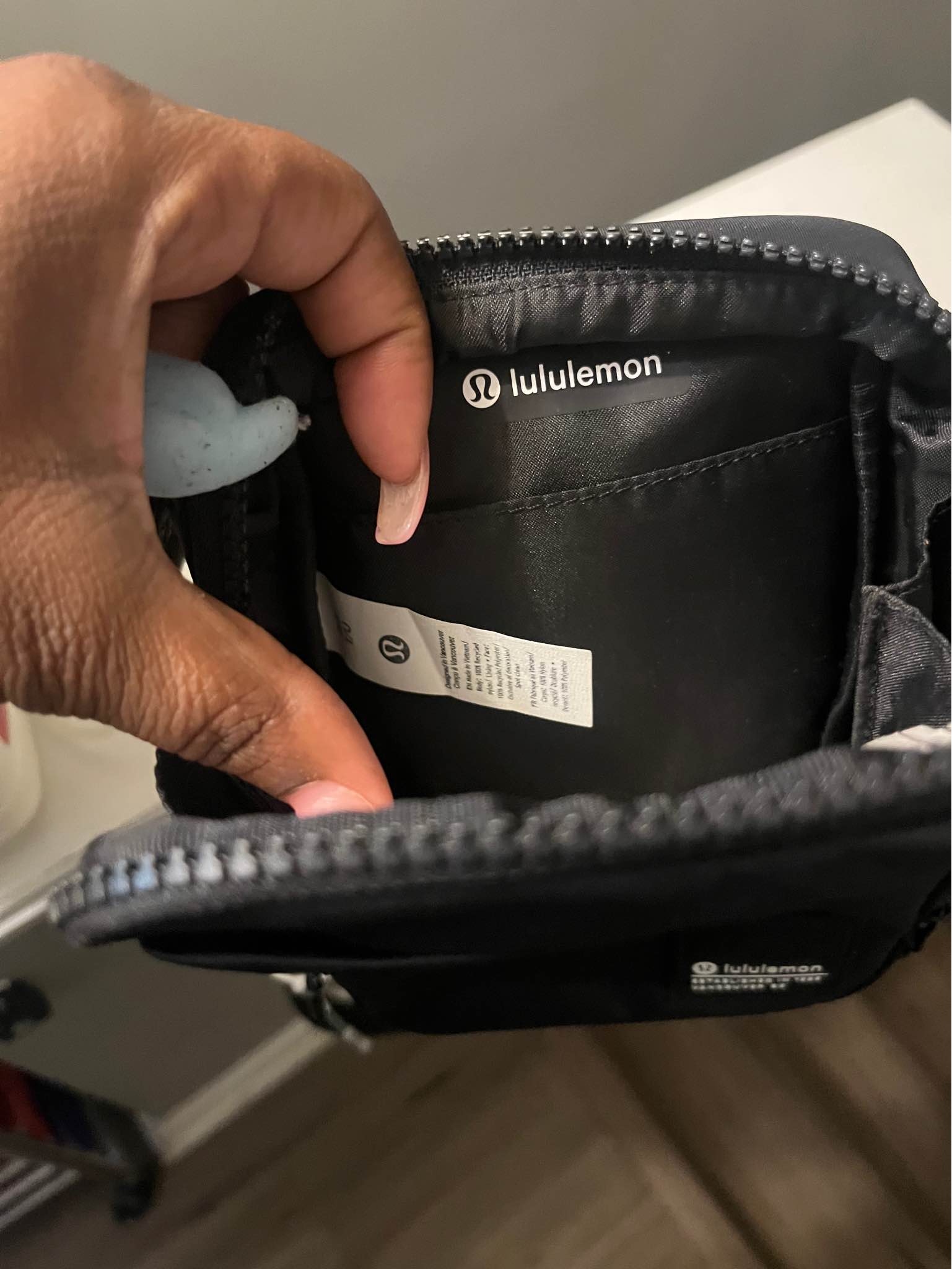 lululemon rfid bag Everywhere Wordmark Crossbody Belt 1L lululemon wallet - true identity