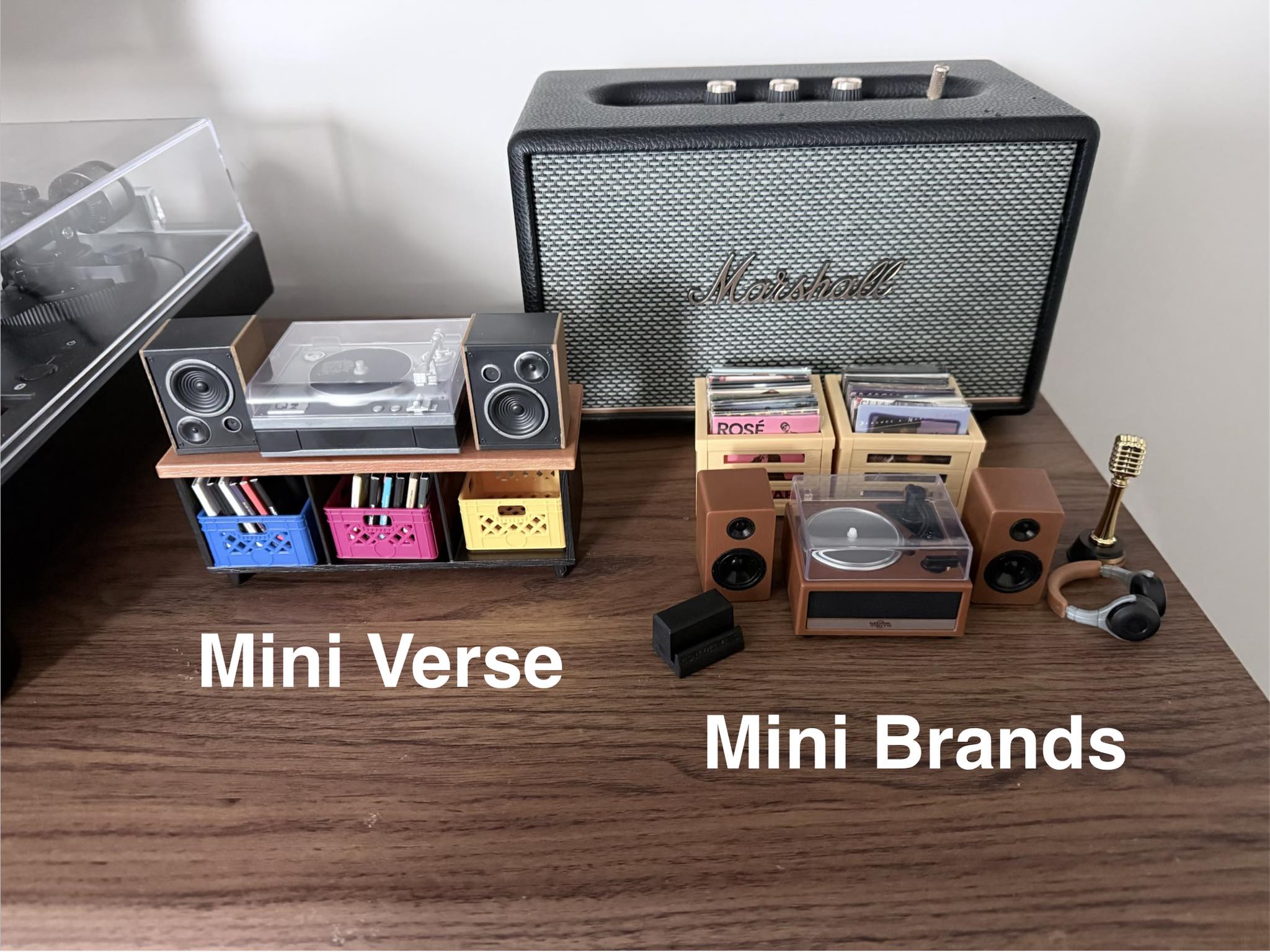 Mini Verse vs Mini Brands record players