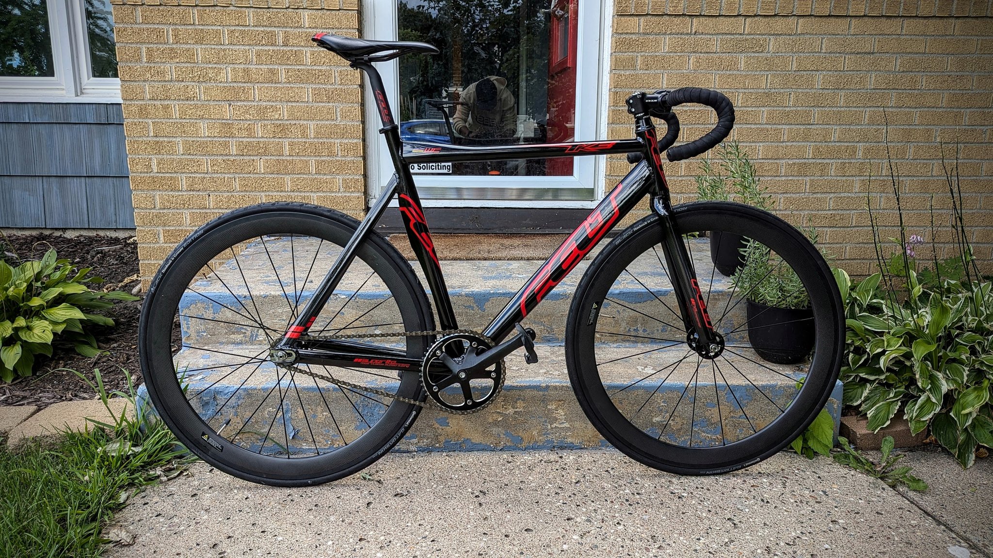 Custom commuter bike build with bianchi pista frame