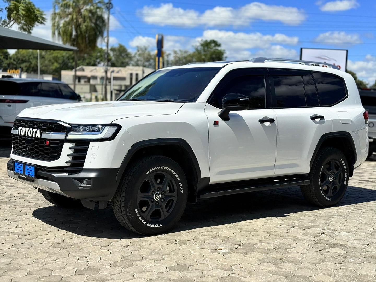Toyota Landcruiser GR 300 Series – Gazoo Racing 🇯🇵🔥 2023 Model