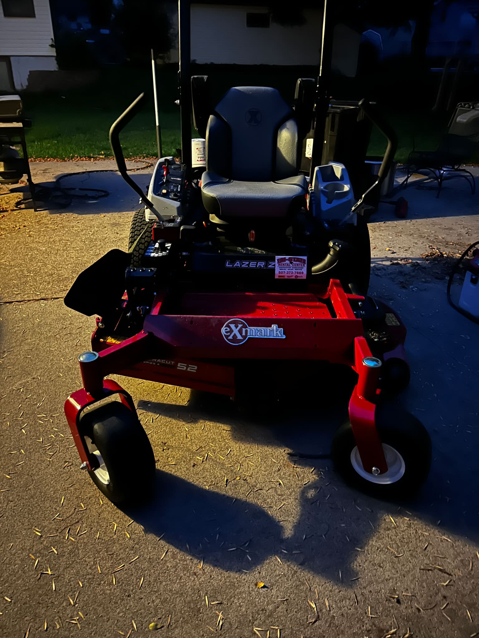 その他 mi Exmark lazer z e-series 52 inch mower at lumberjack shack imlay