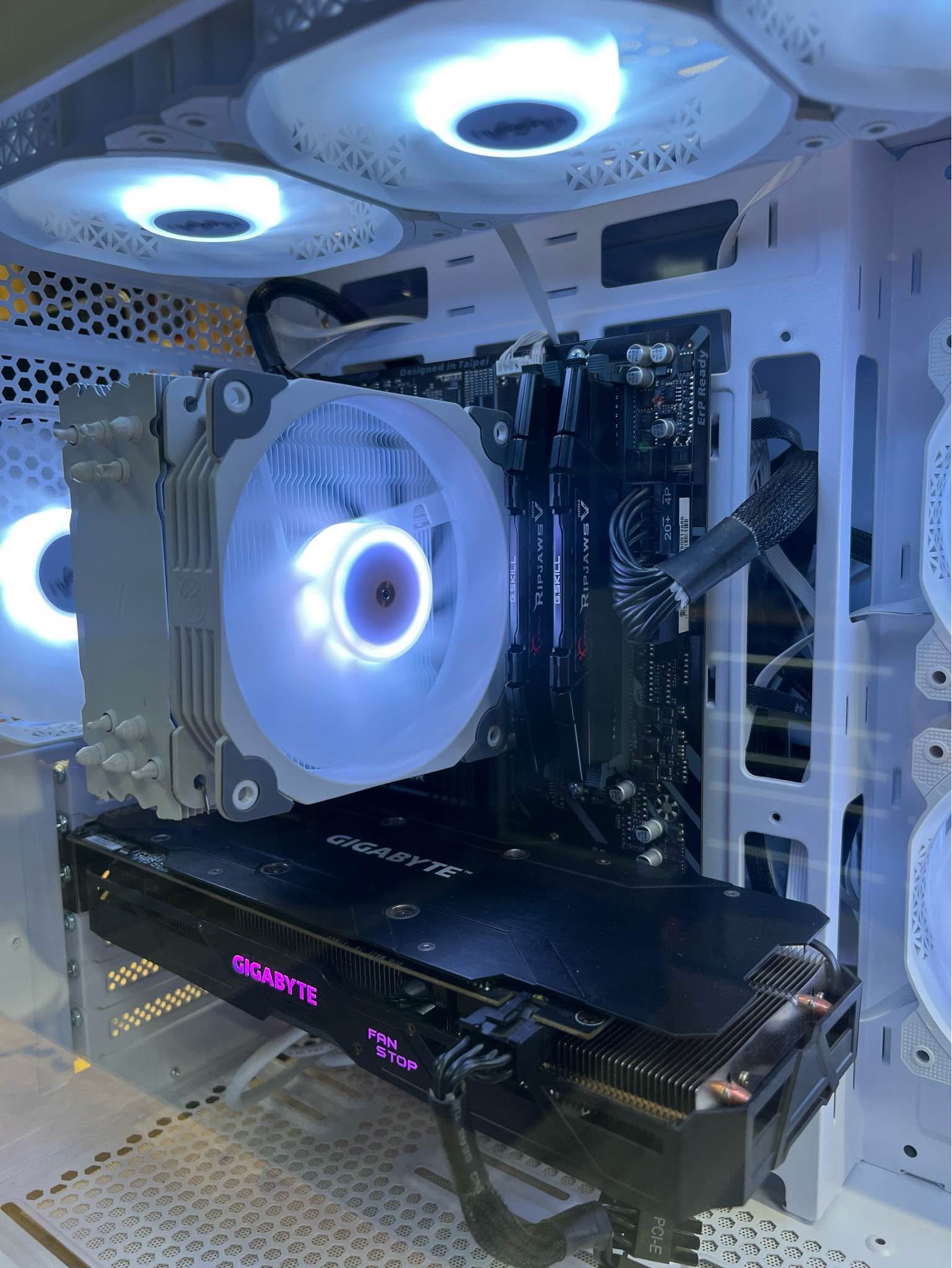 Gaming computer for sale with Windows 11 pro and NVIDIA GeForce 