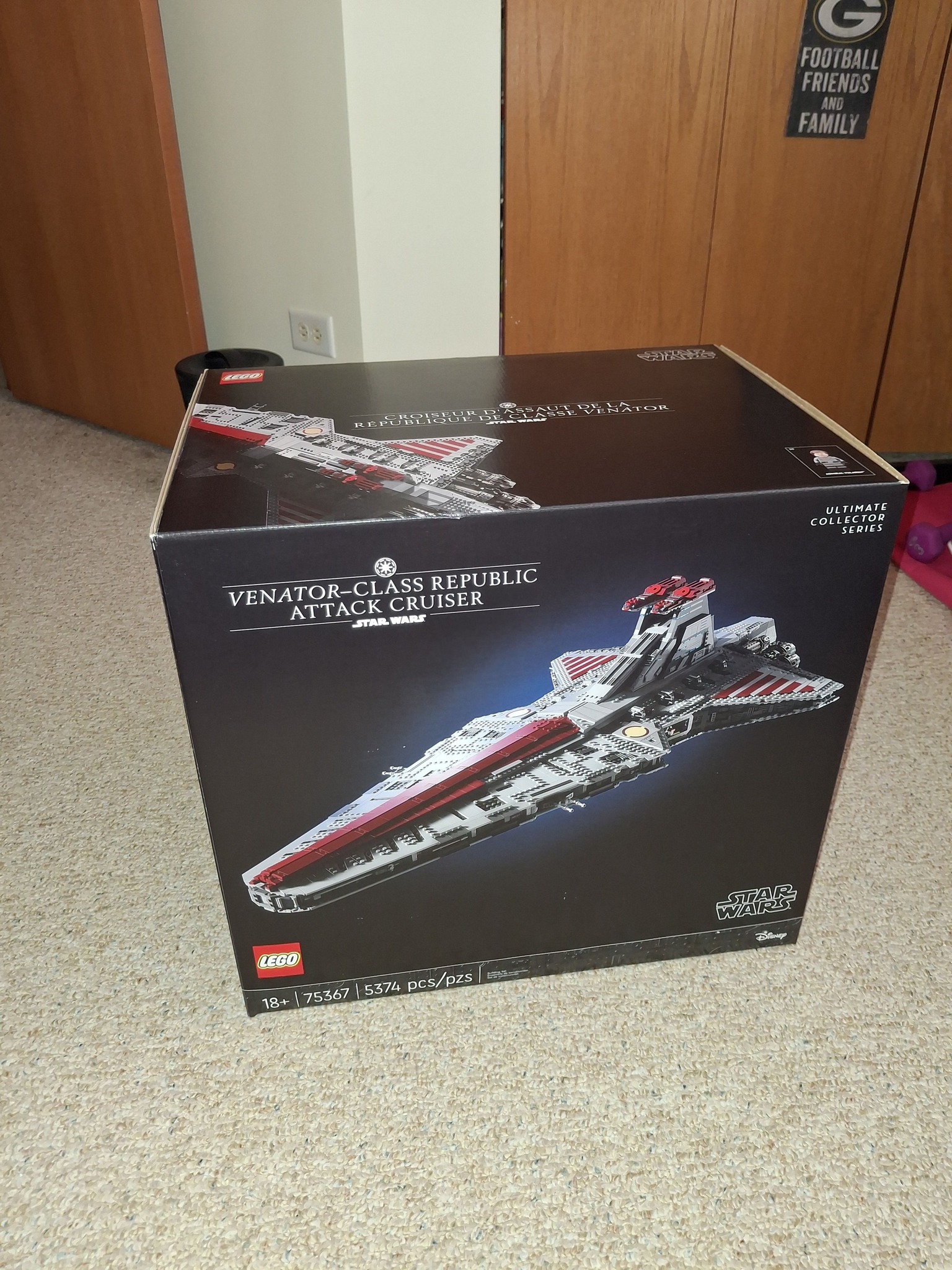 Received Lego Ultimate Collector Series Venator-class Star Destroyer