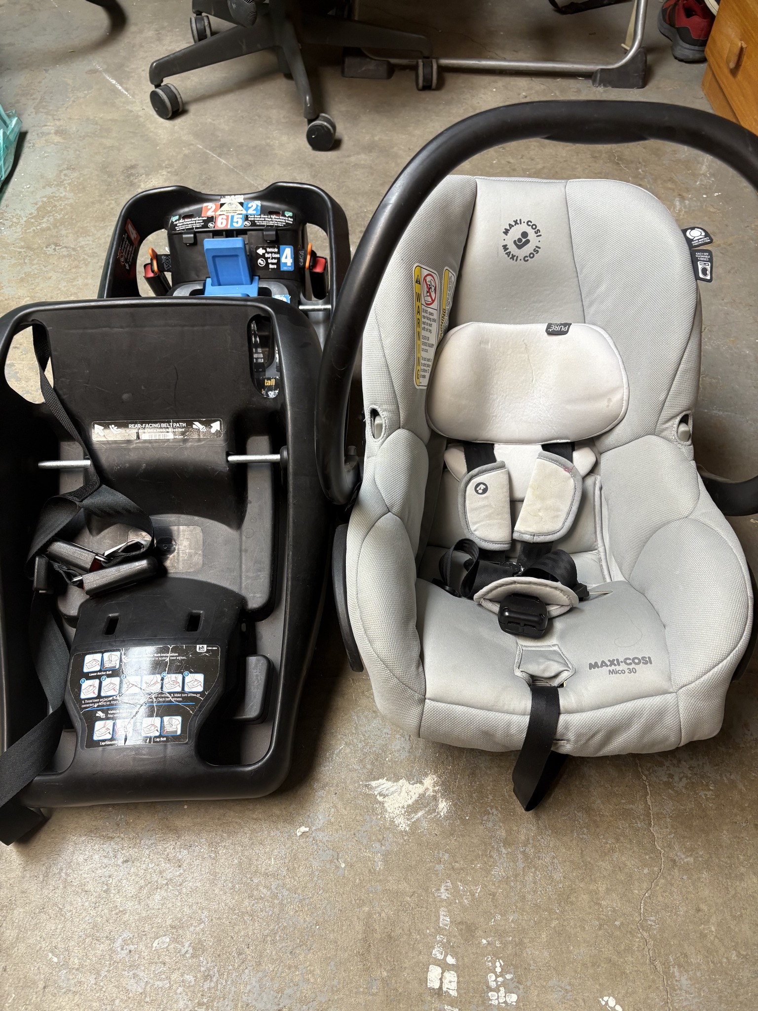 peg perego car seat base Primo Viaggio Infant rack Color:Blue Lagoon Advanced kinetic pods Britax Endeavours Britax B