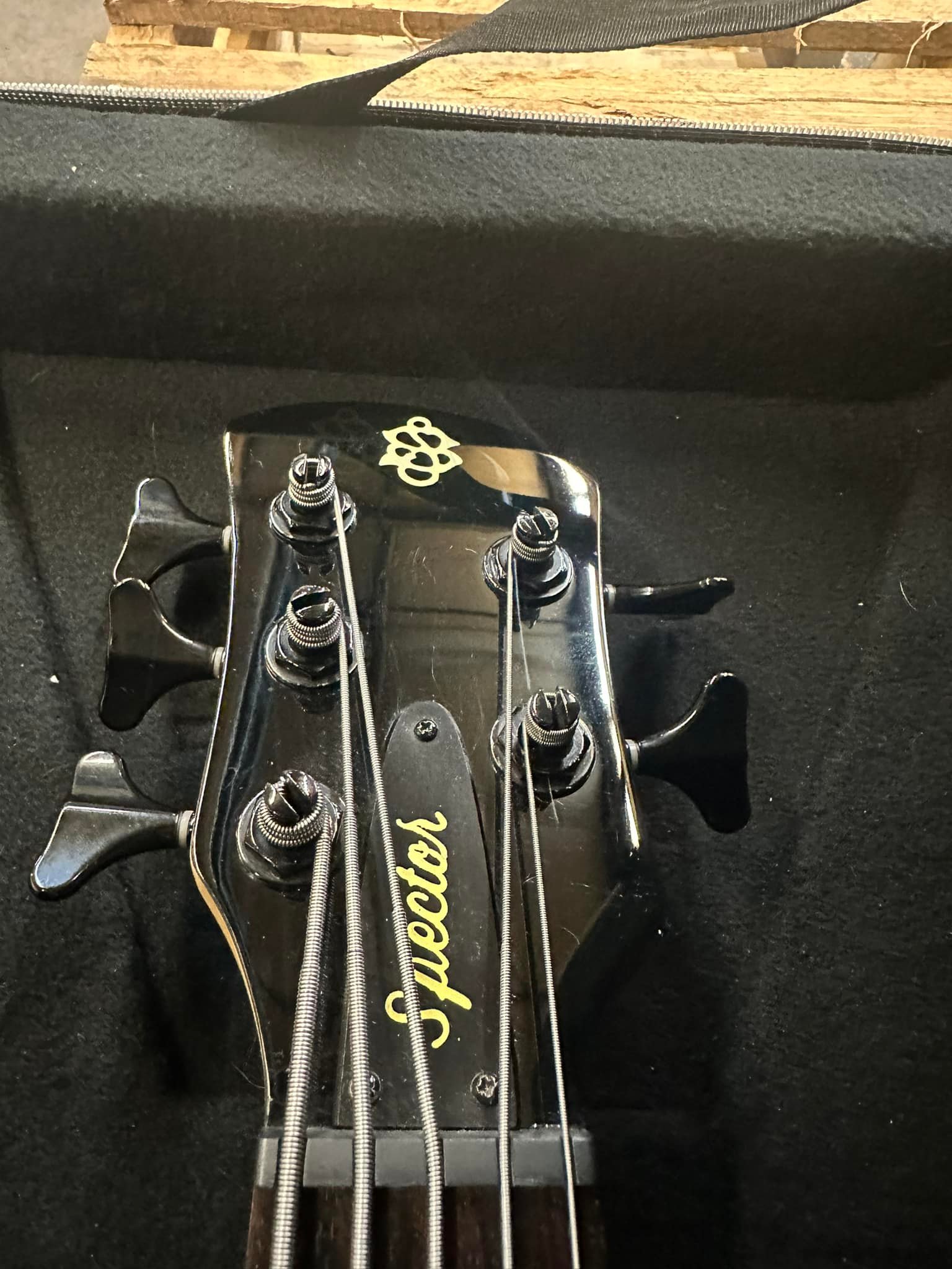 Spector Legend 5 with EMG 40P/40DC and BQC preamp