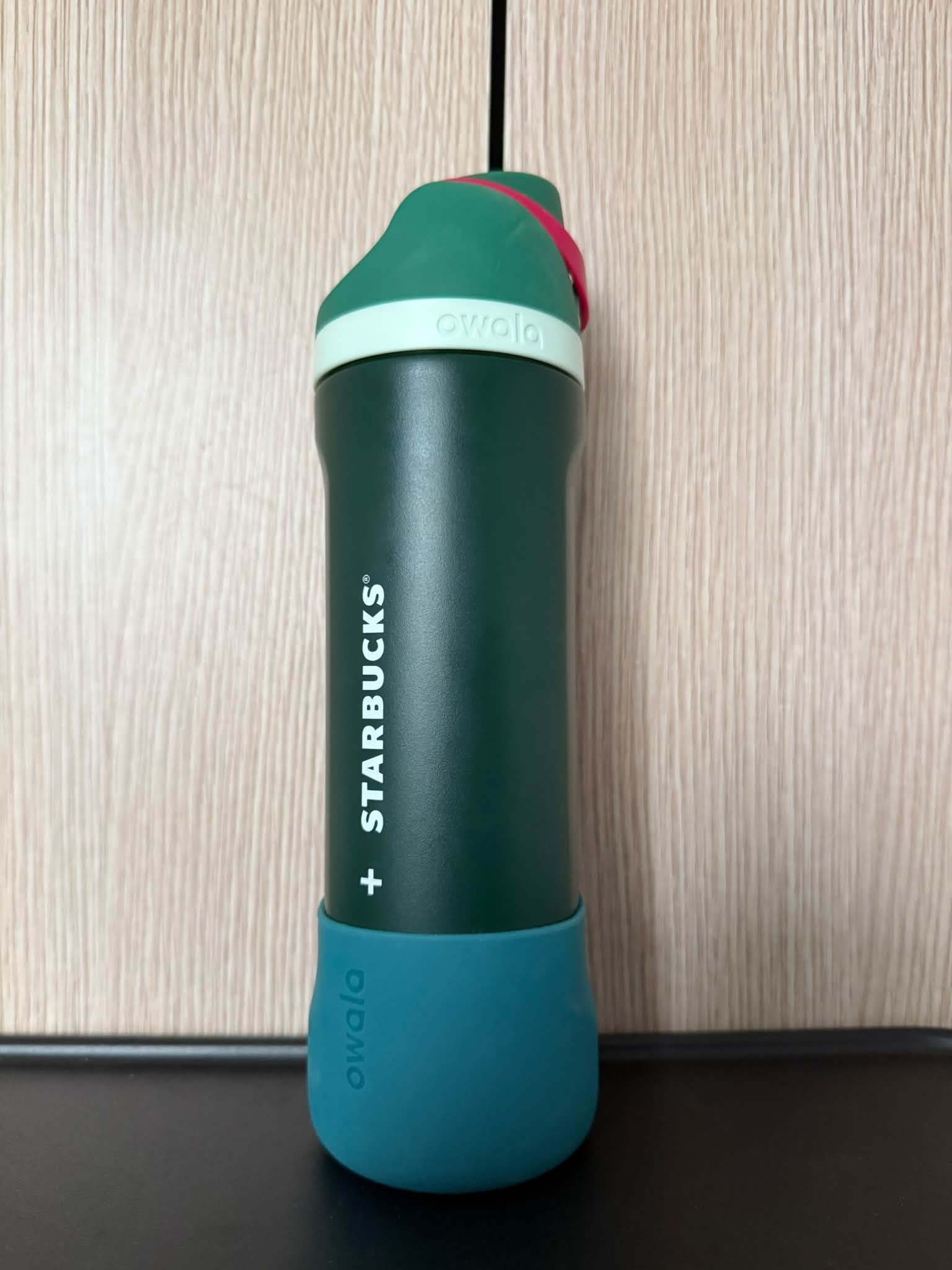 Owala Starbucks Freesip bottle for sale in Bangkok