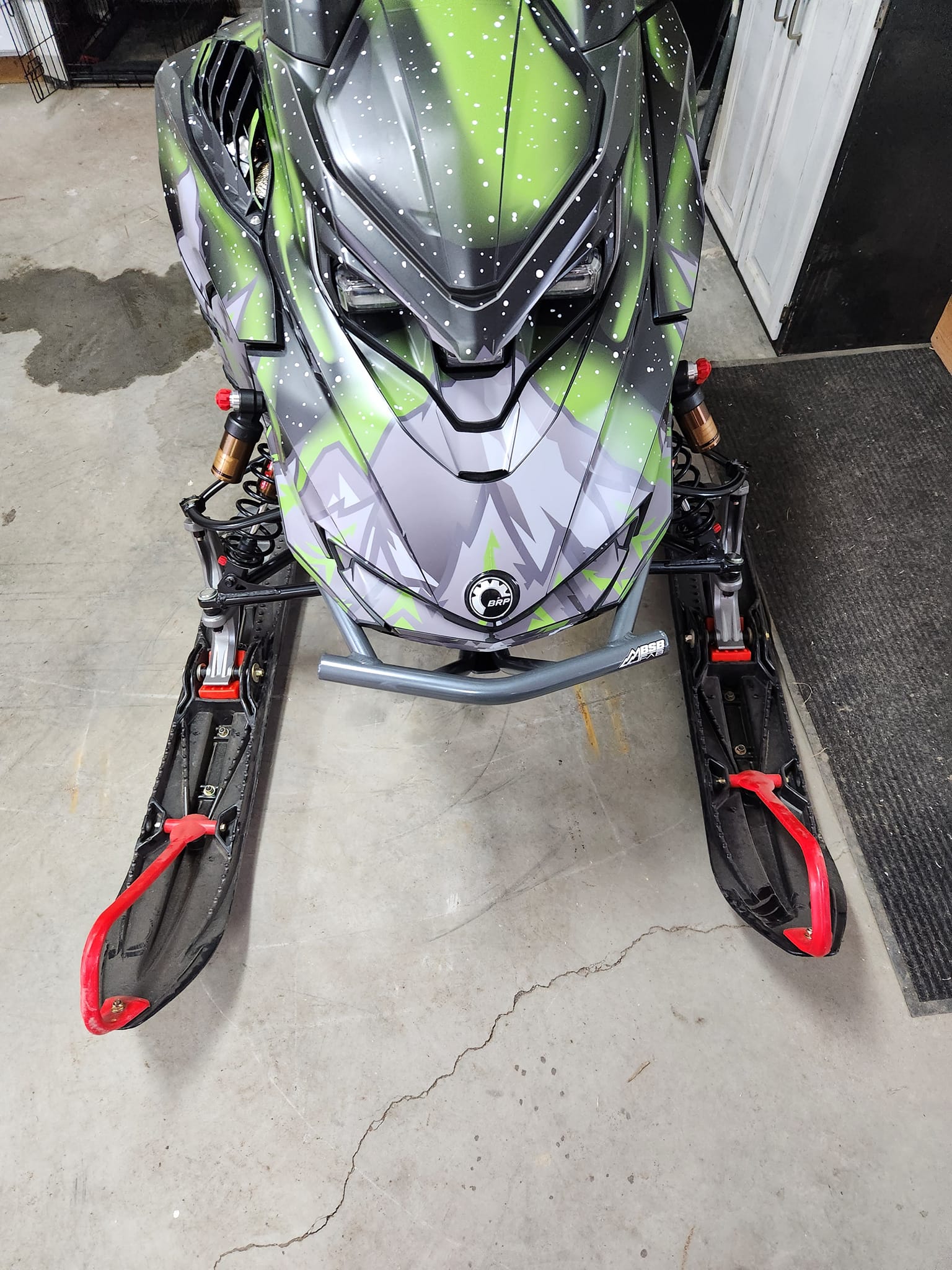 Grippers with Salazzking rubbers for technical snowmobile terrain