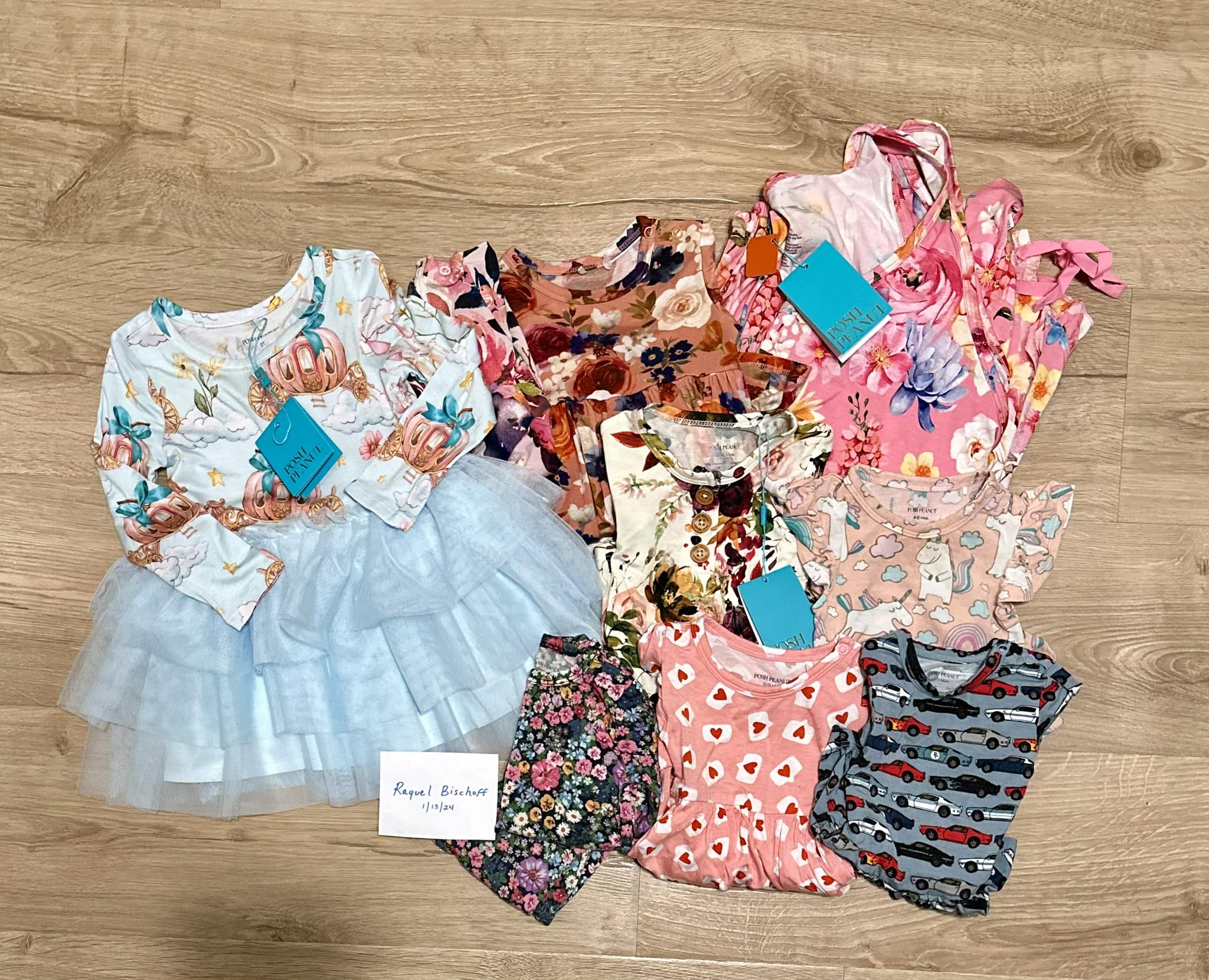 Gently used kids and women display picture 1