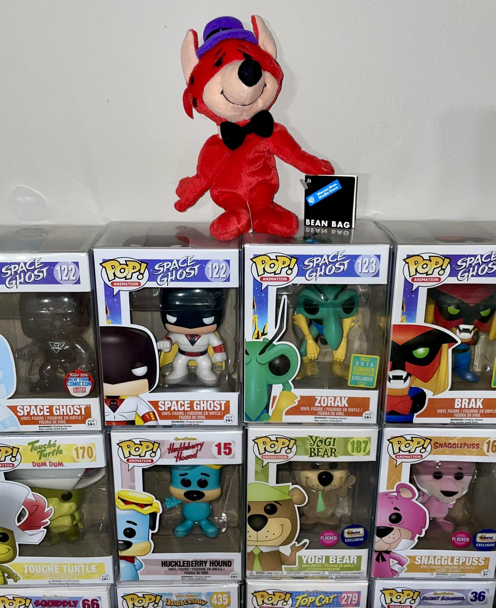 Does Warner Bros store make Lippy the Lion beanbag plush?