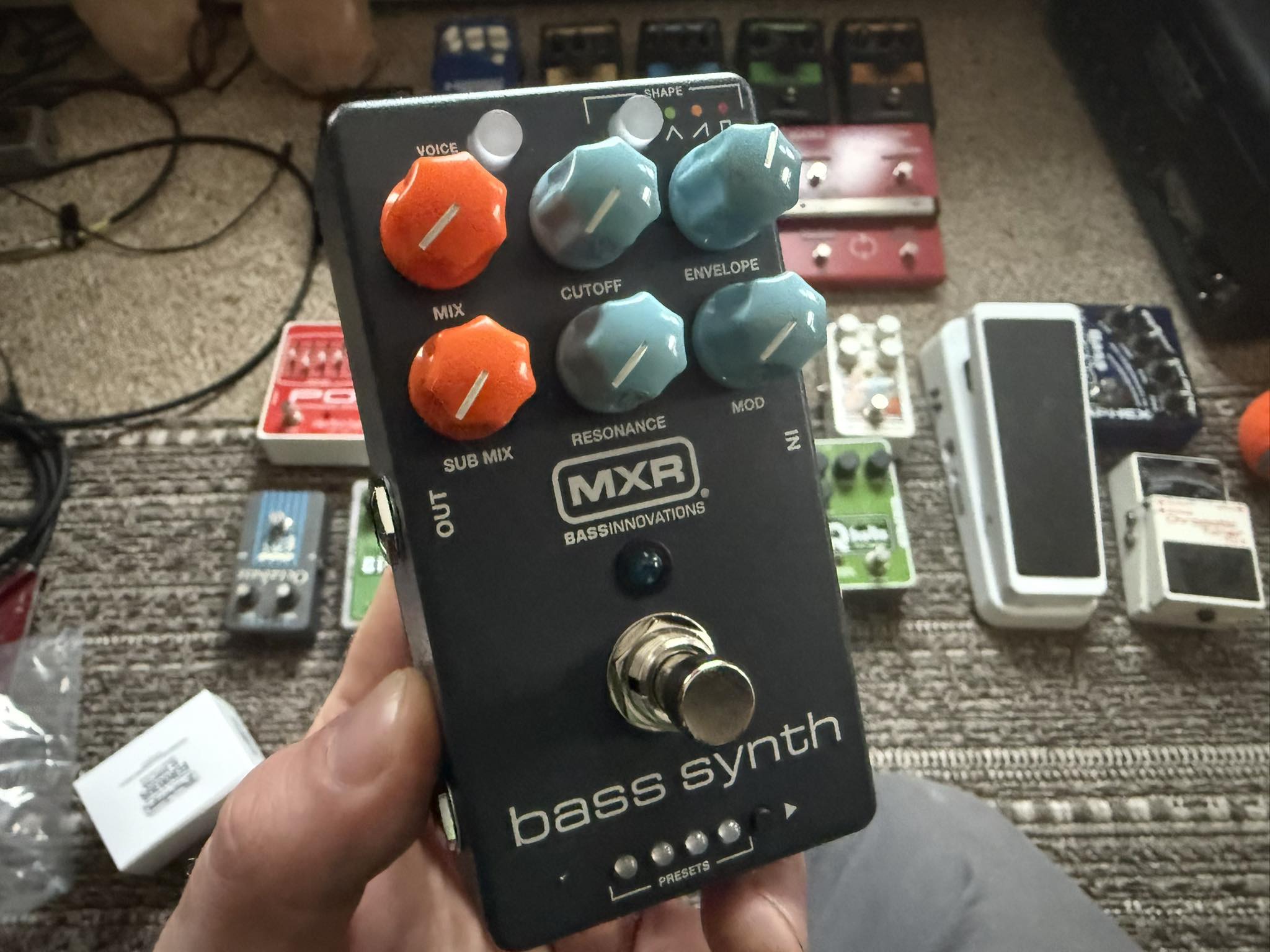 What is the MXR pedal with secondary power plug?