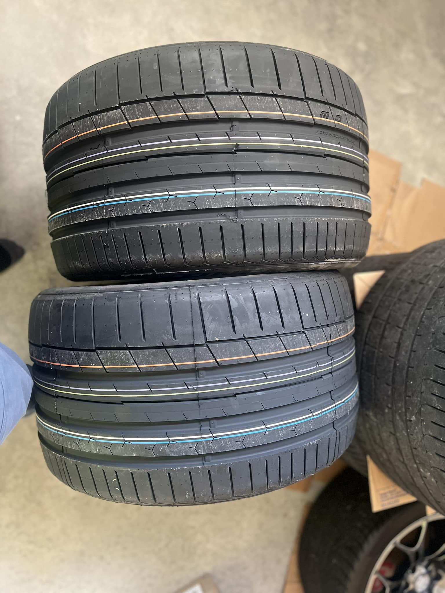 What is the worth of Continental 225/35 ZR 19 and 255/35 ZR19 tires?