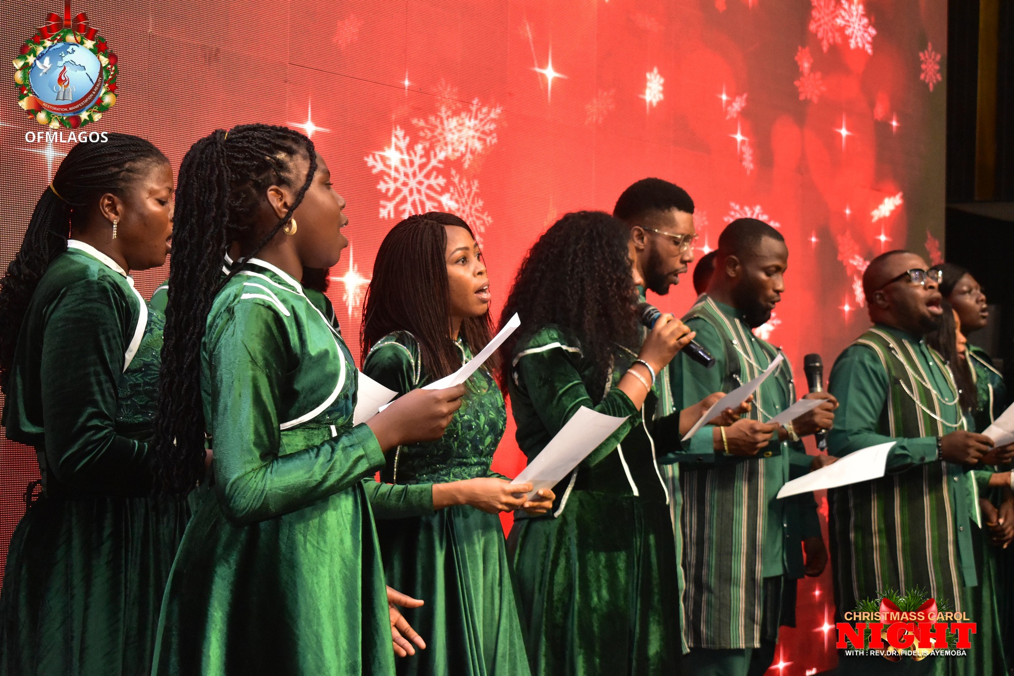 christmas carol dress for choir A special Service featuring a heartwarming performance by De- expression choir. Their voices fill the church with the spirit of the God as we i share this evening with you # 20230713