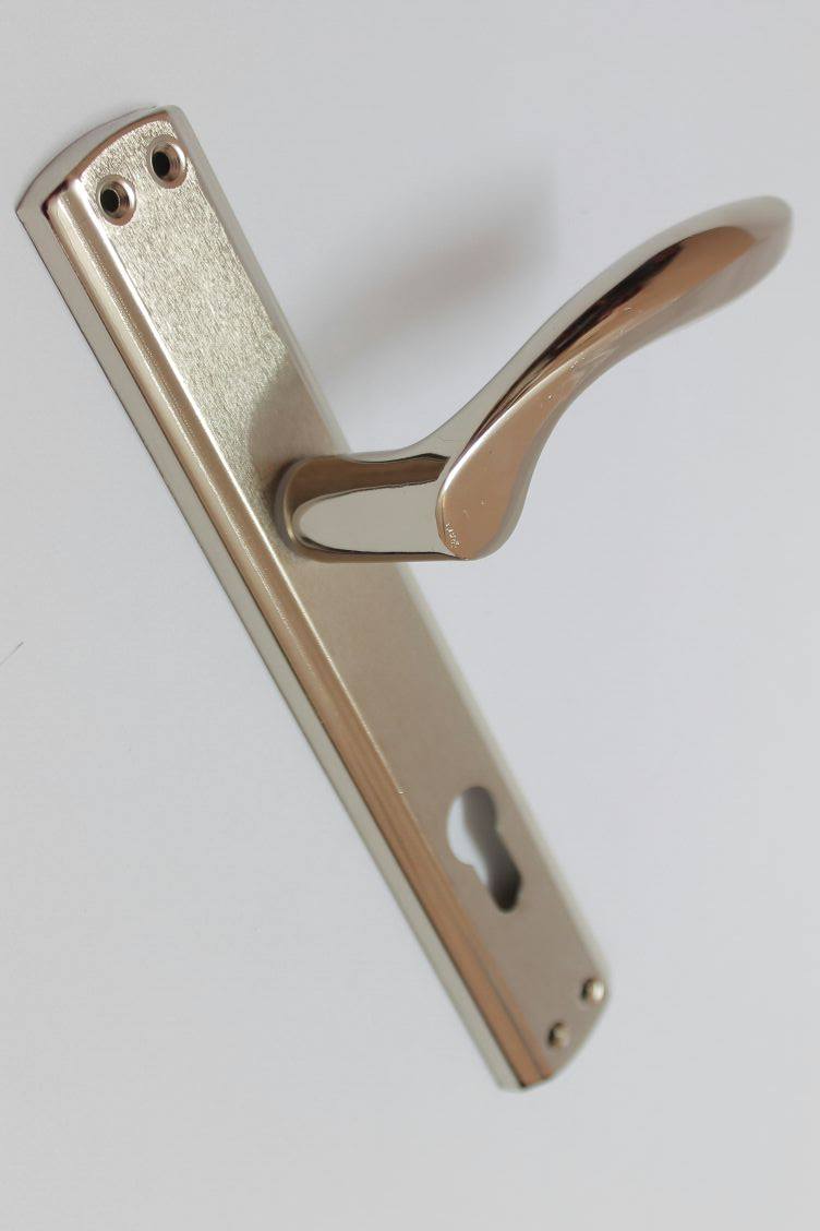 مقابض ابواب جدة
