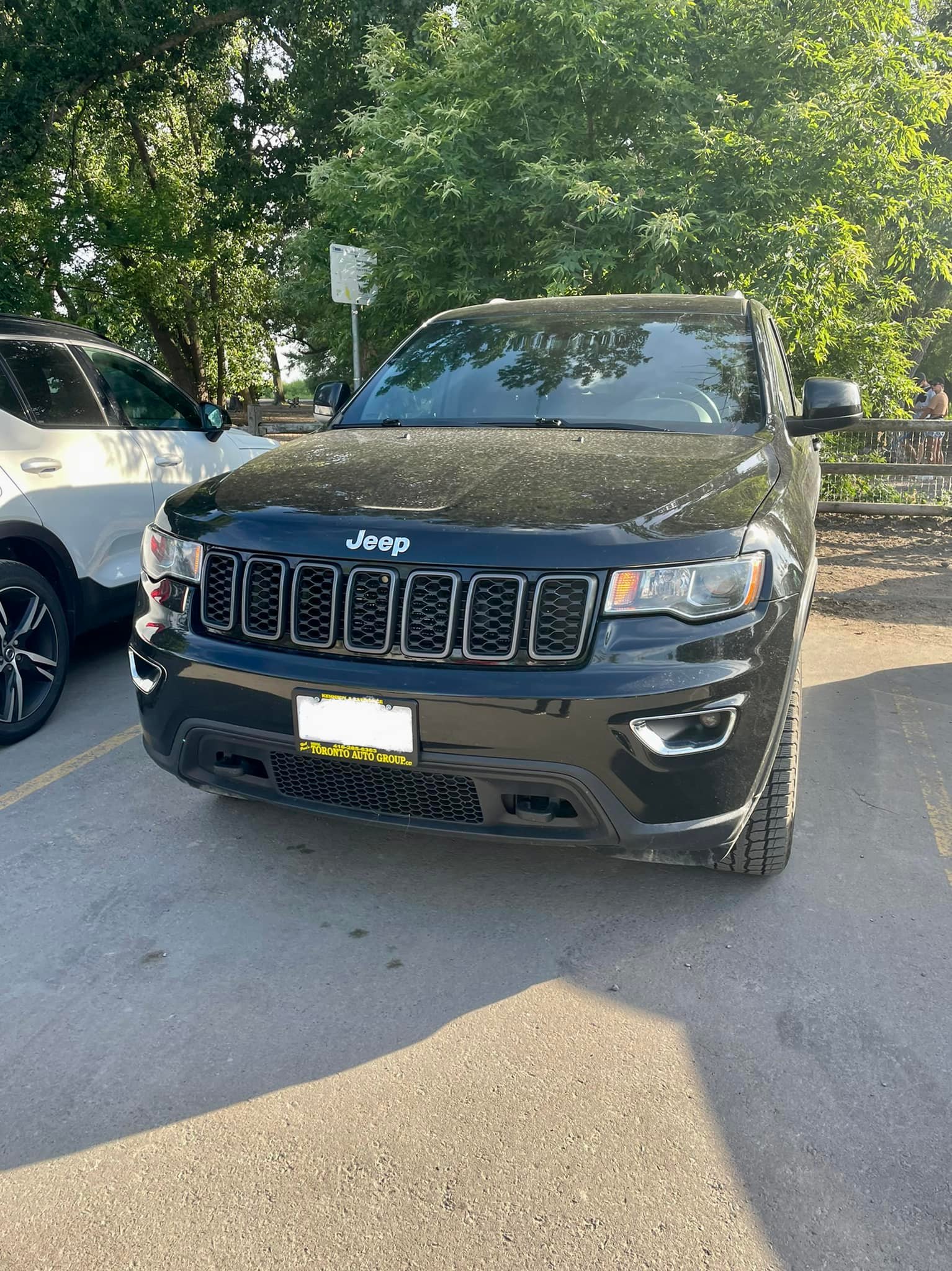 7PCS Front Hood Grille Insert Kit – 2019-2022 Jeep Cherokee – Honeycomb Mesh, Gloss/Matte Black