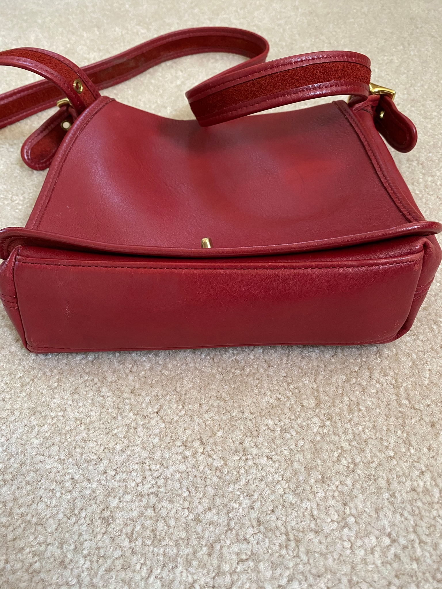 COACH Legacy Shoulder Red Leather Crossbody Turnlock 9715 - Bags 