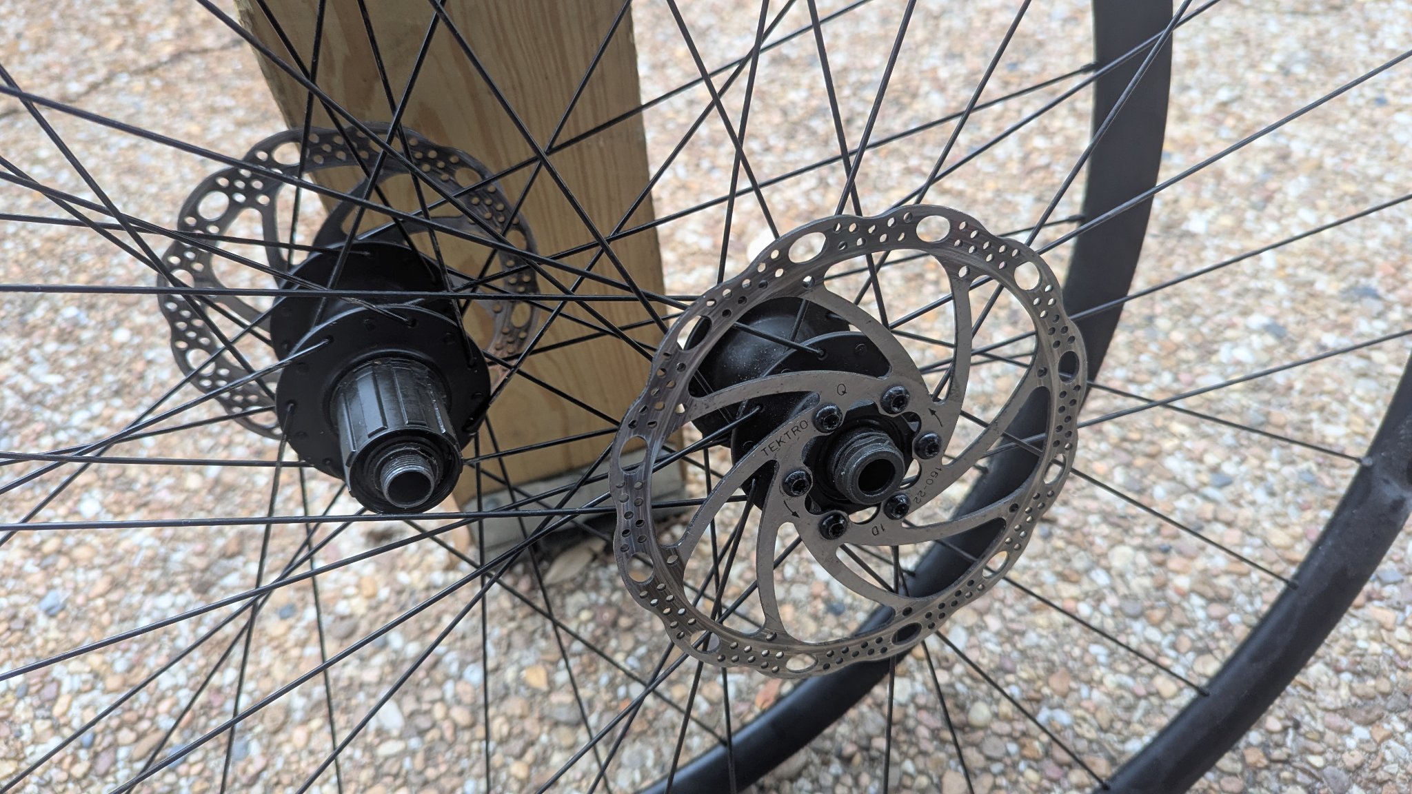 Devox Wheel RDS.A3, Tubeless ready, 6-hole, 12x100/12x142 mm thru 