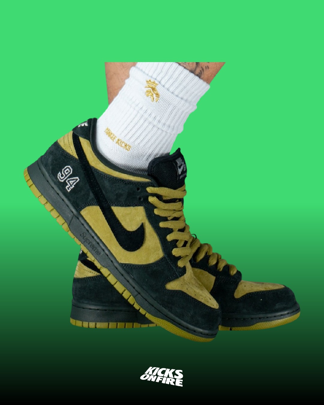 Supreme x Nike SB Dunk Low Camper Green Camper Green / Black
