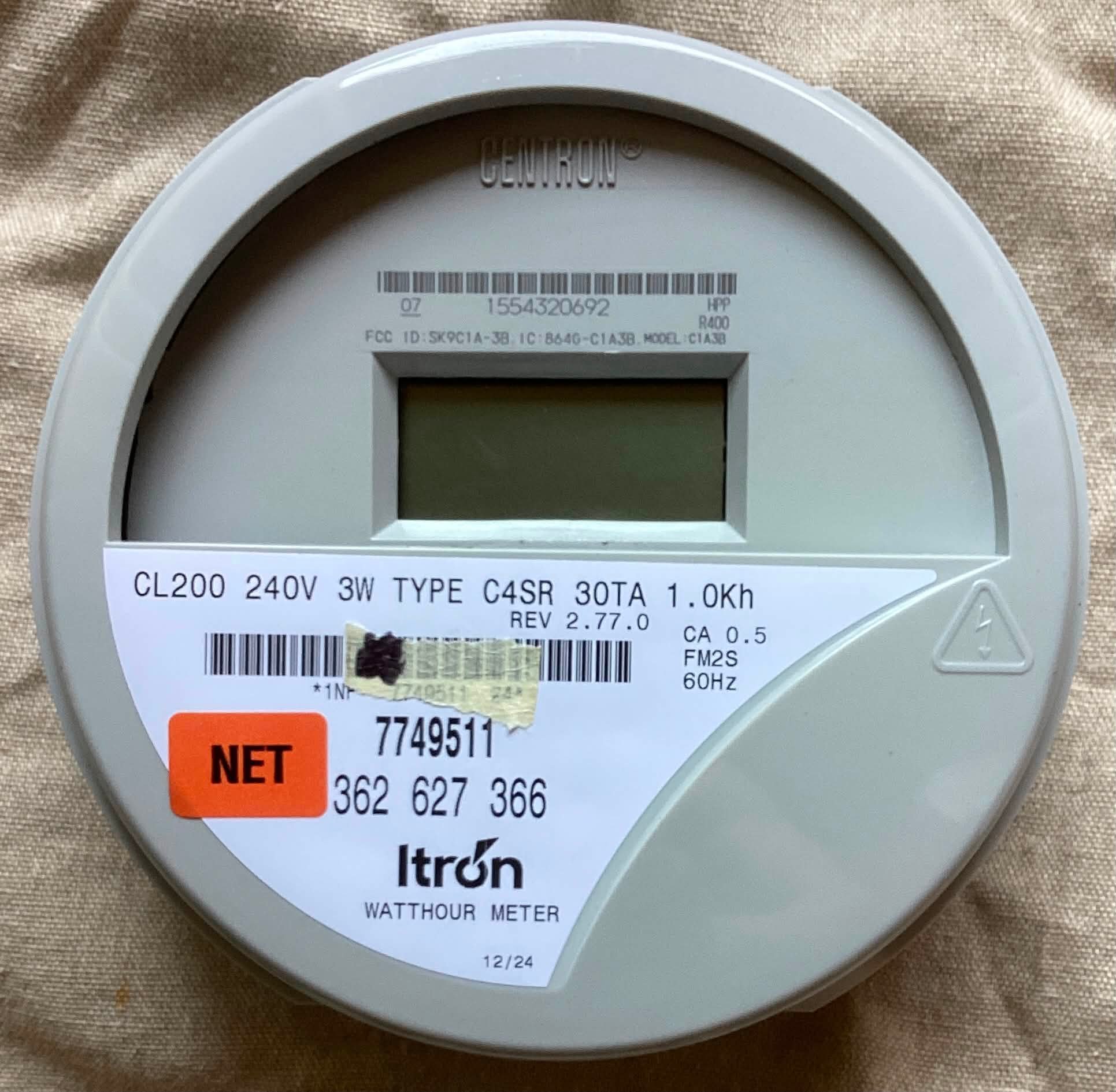 What frequency is a 52mm Planar Inverted F Antenna (PIFA) for on