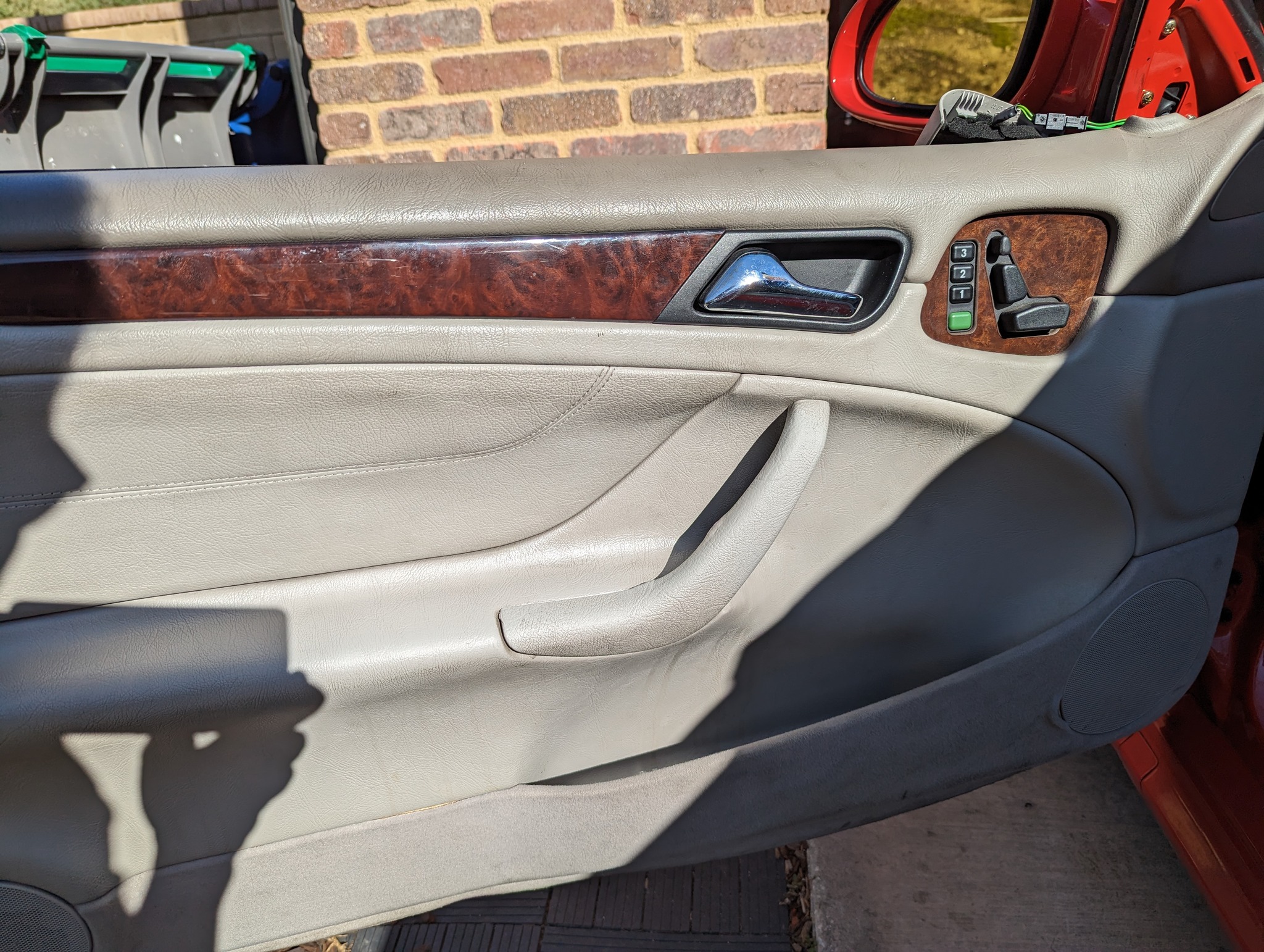 Mercedes CLK Door handles 2-door left stock