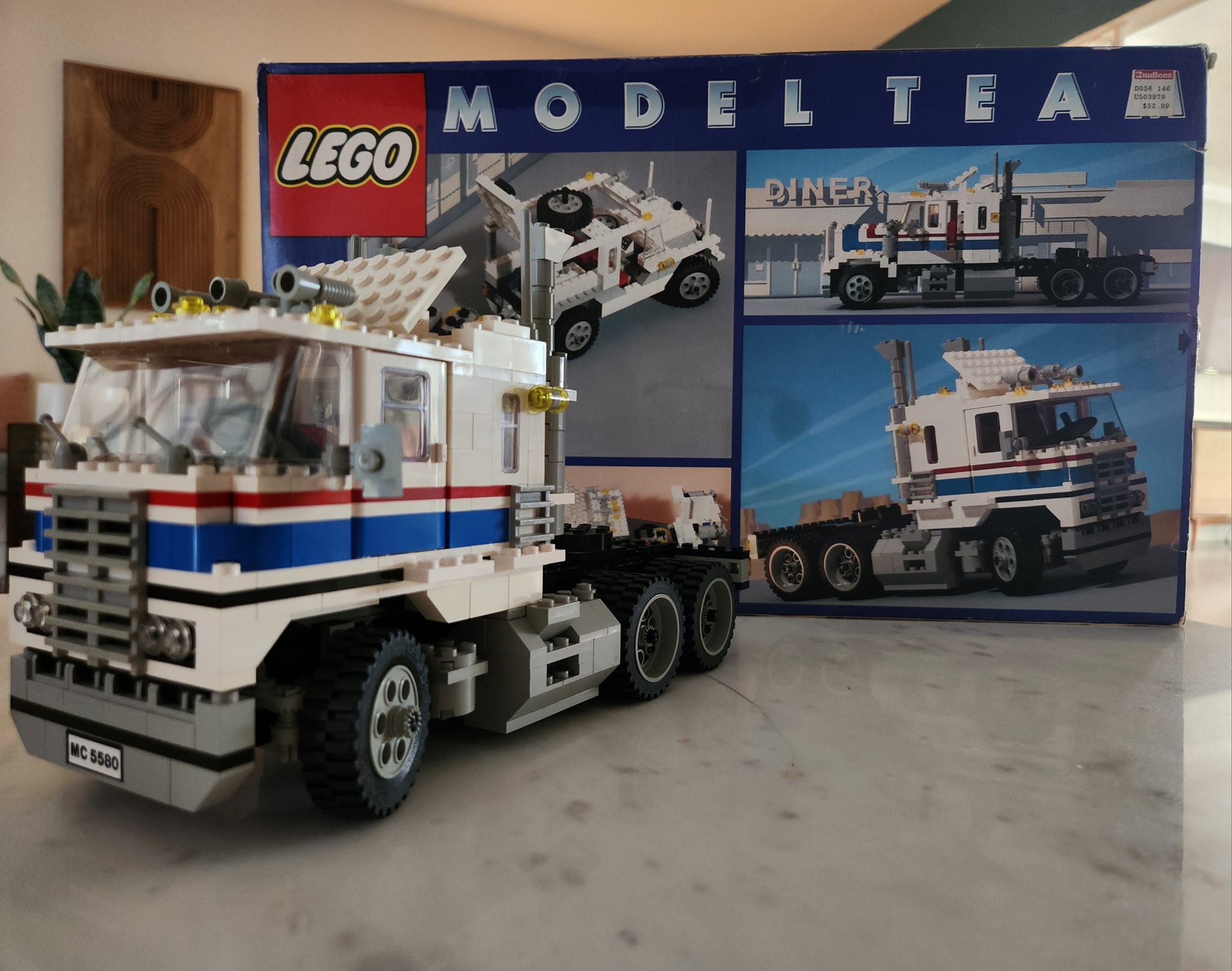 Lego Model Team 5580 Highway Rig from 1986