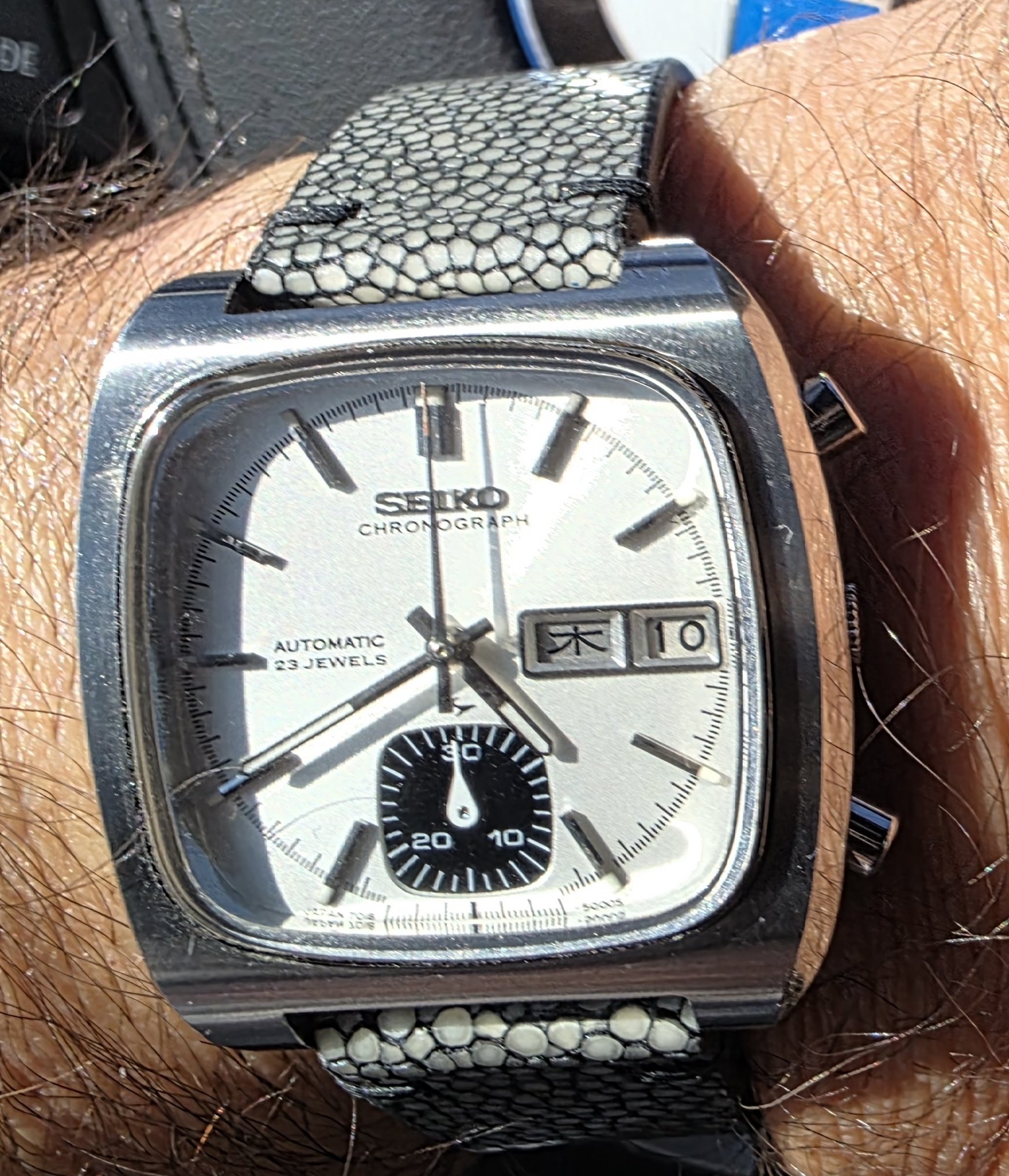 6319-8070 January 1977 SEIKO 5 D TUE TUE18 18 SPORTS 2IJEWELS 21 W