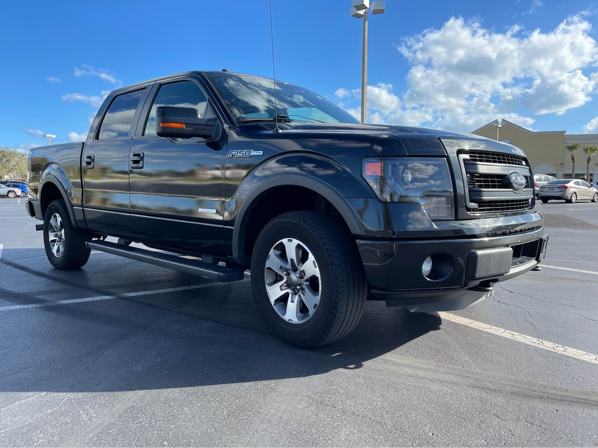 ? FOR SALE: 2015 FORD F-150 4X4 ? Financing Available ? Clean 