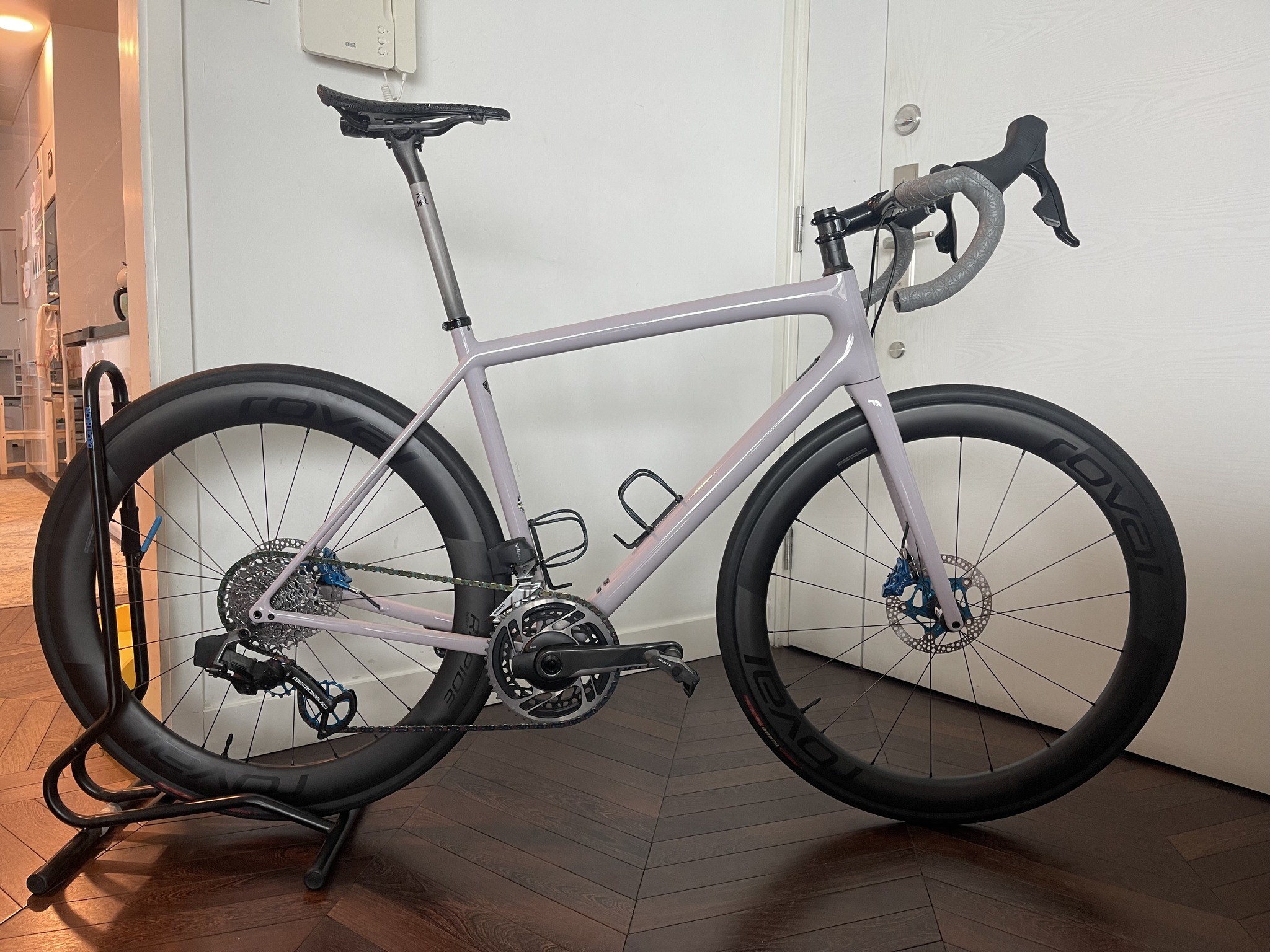 What are the key components of your specialized aethos comp build?