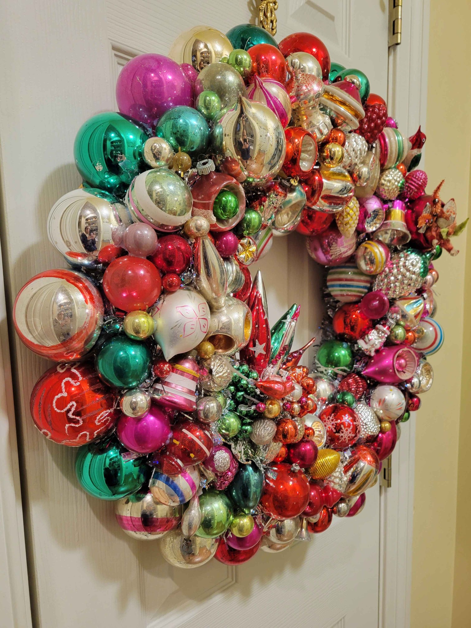 Extra- large Kirkland Signature (Costco) decorated holiday wreath 