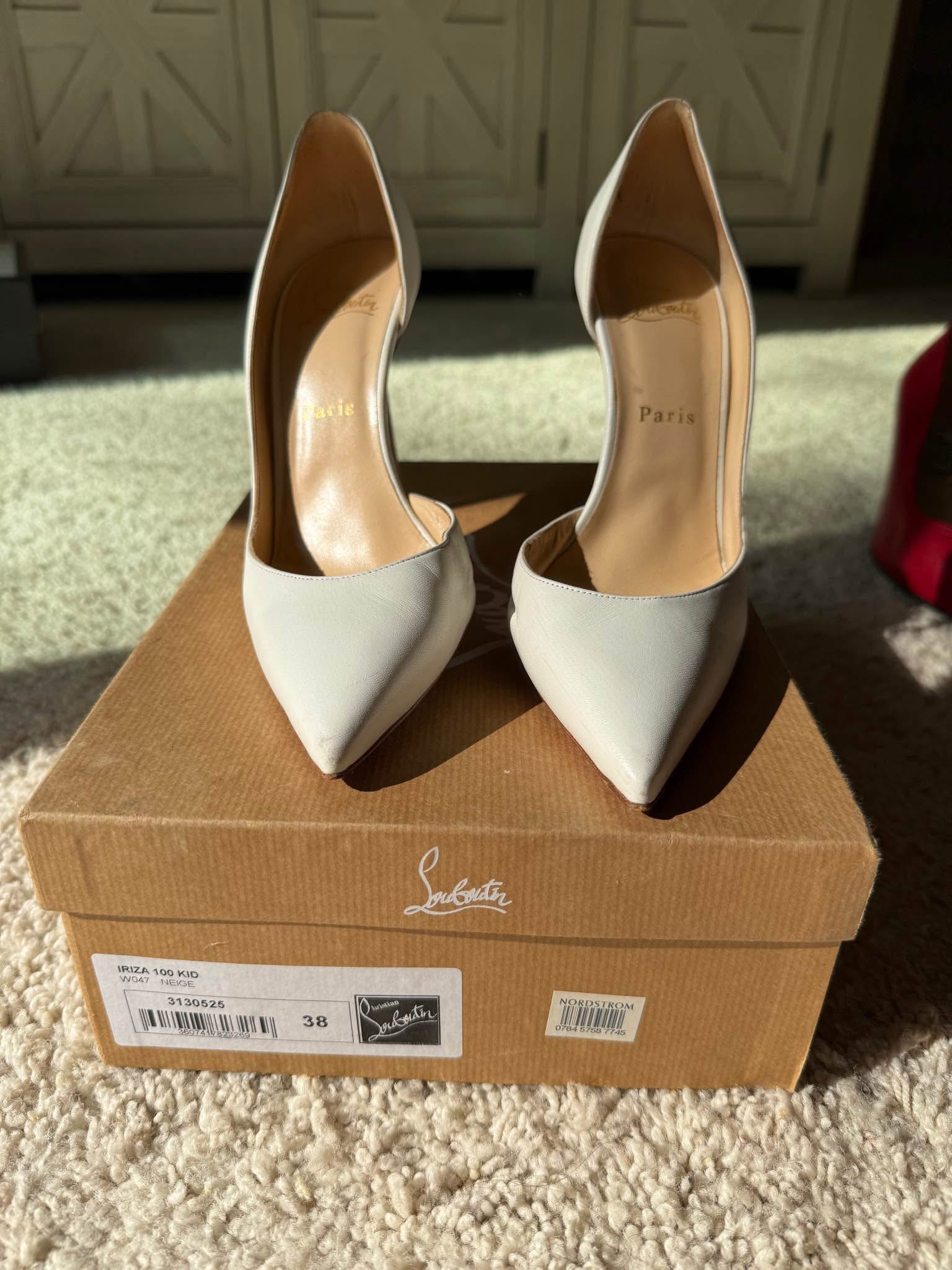 Sz 7 Liz Claiborne shoes..womans