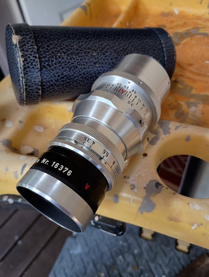 Leica Hektor P2 85mm f2.8 lens modified for M42 mount