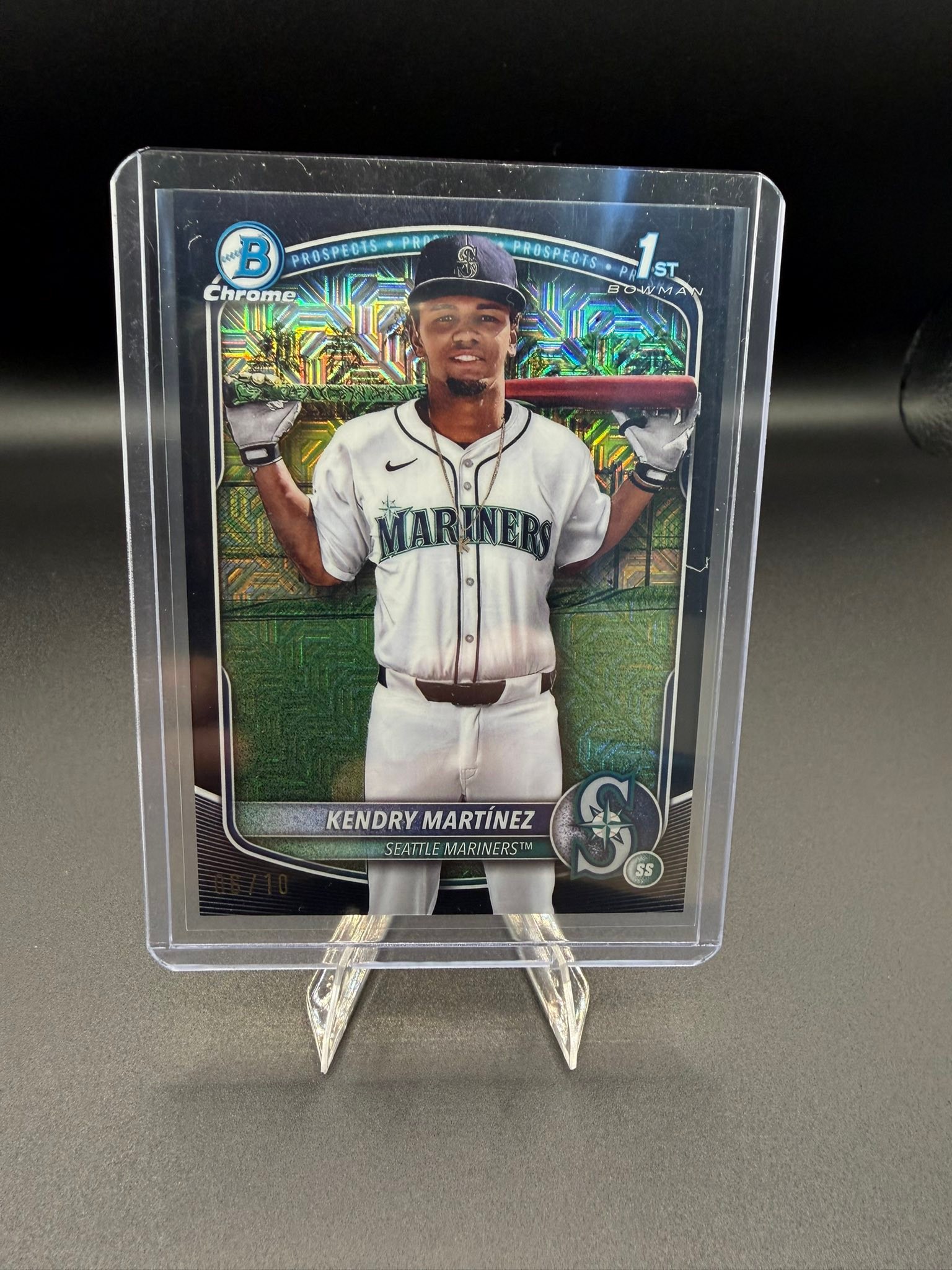 Pulled 1st Bowman Chrome Mojo Black on-card auto of Manuel Bolivar