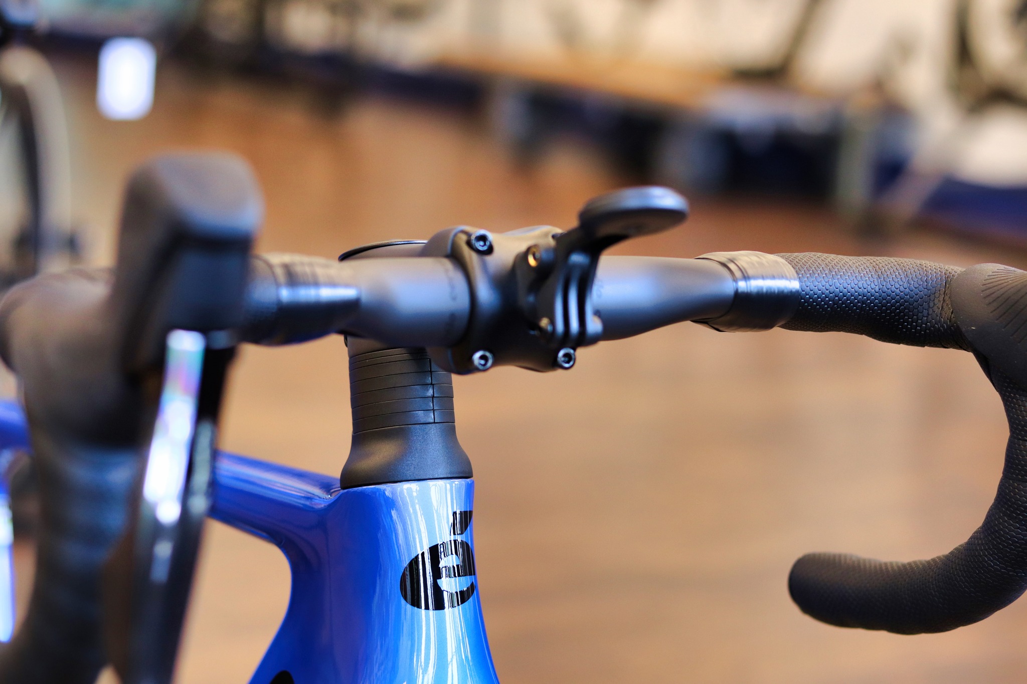 2025 Cervelo Soloist custom build with carbon stem and Zipp graphics