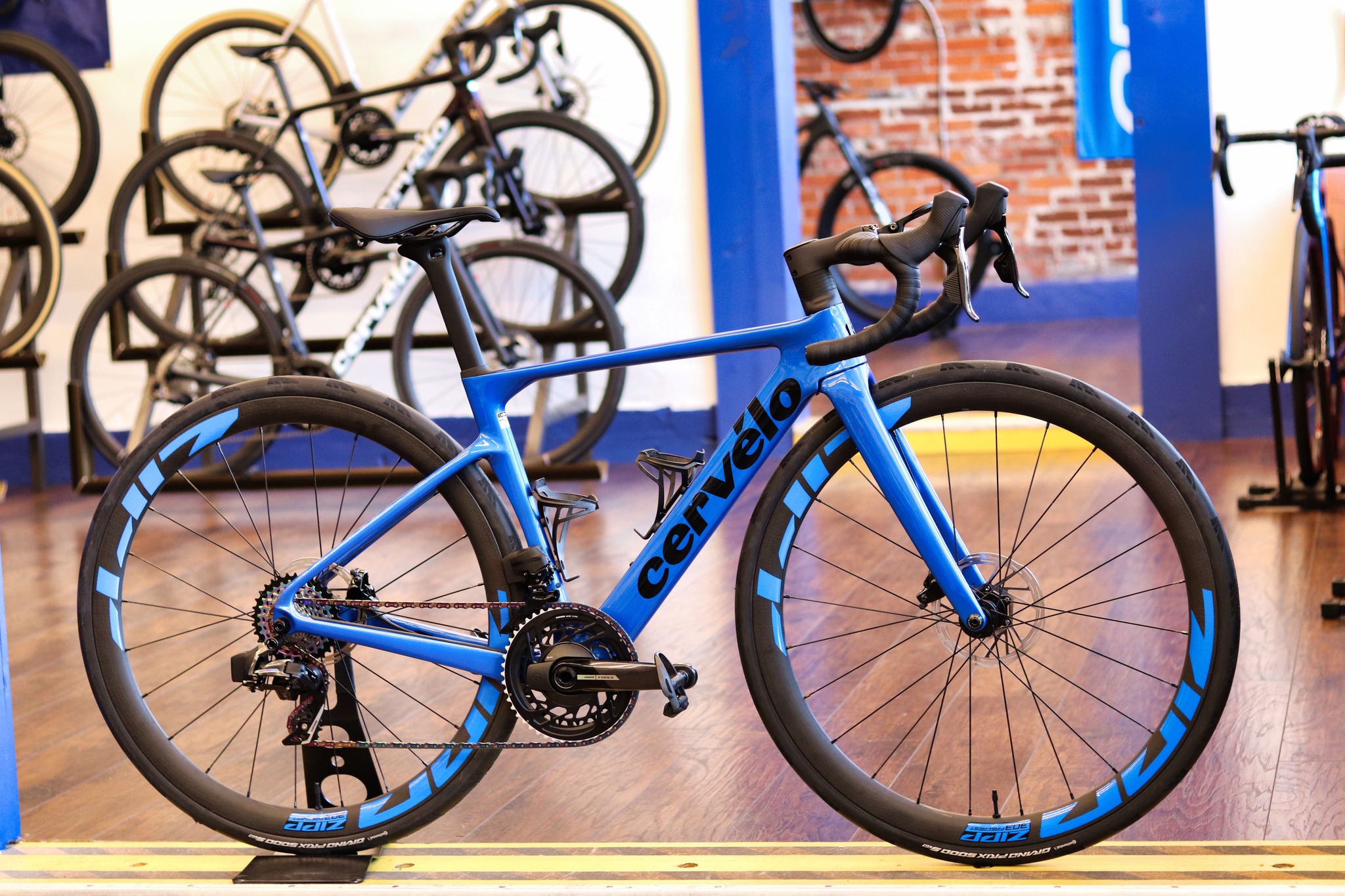 2025 Cervelo Soloist custom build with carbon stem and Zipp graphics