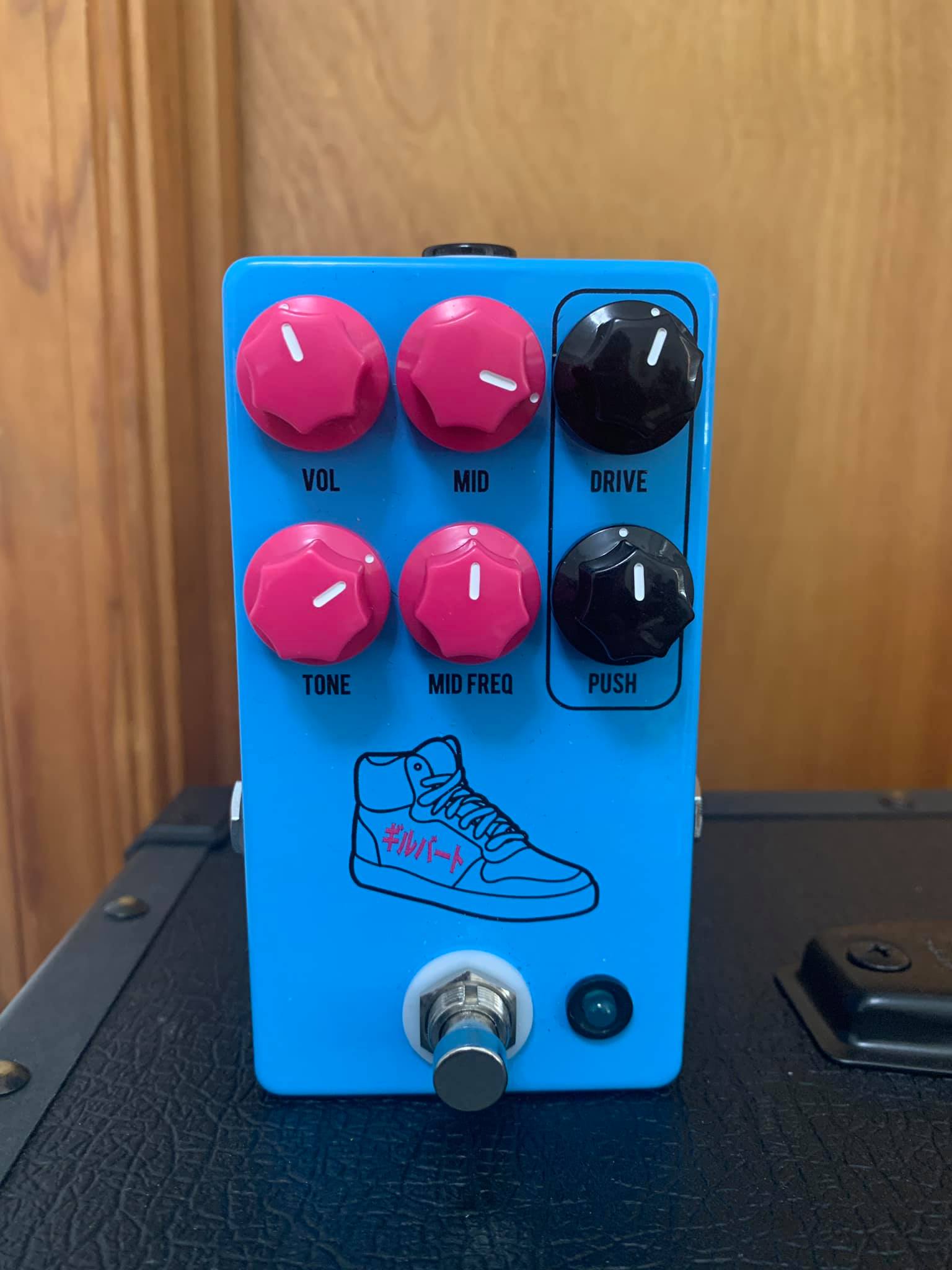 I traded some new pedals and picked up a vintage JHS Emperor V1
