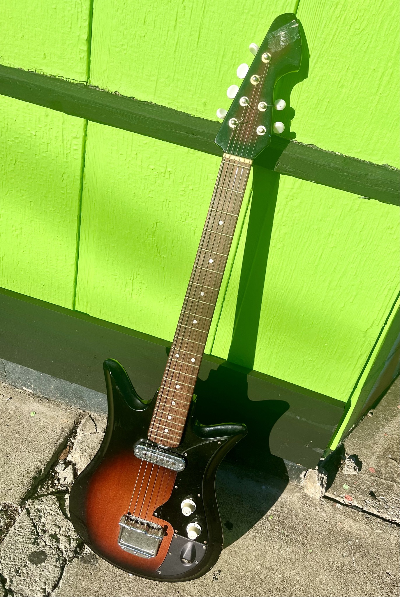 What brand is this vintage T-2 guitar, Teisco or Kawai?