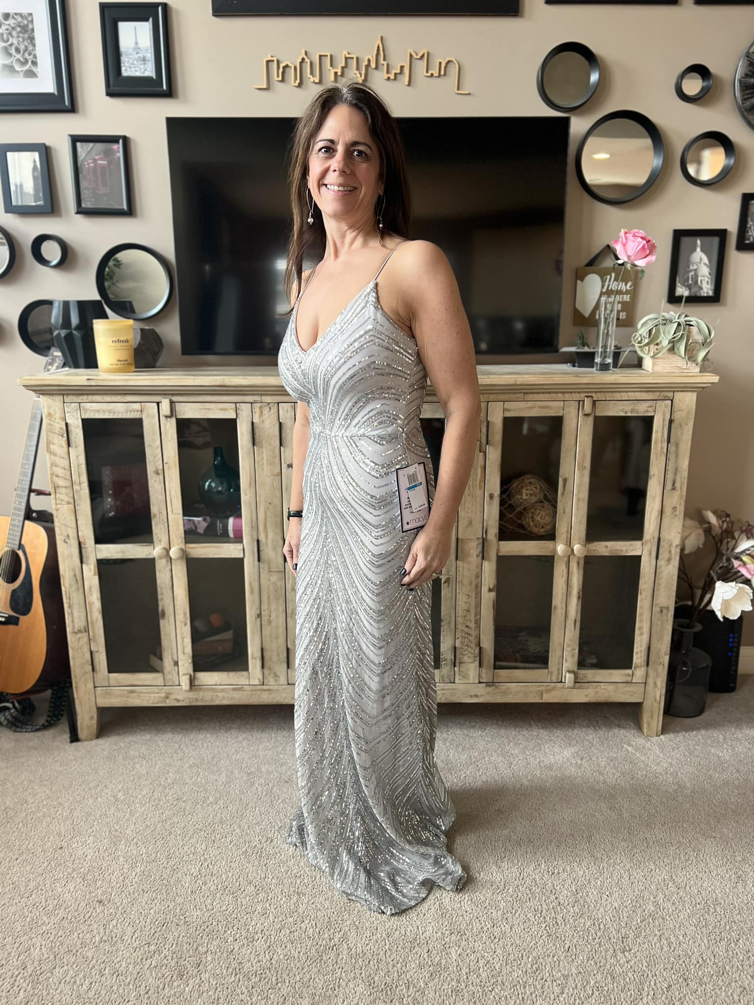 hairstyles for deep v neck dress Hey girlies! I need help what's a good hairstyle a v-neck dress? Bride Select Shoe Size:39.5 Strapless Prom Dress KaLI_store Girl Dresses Flower