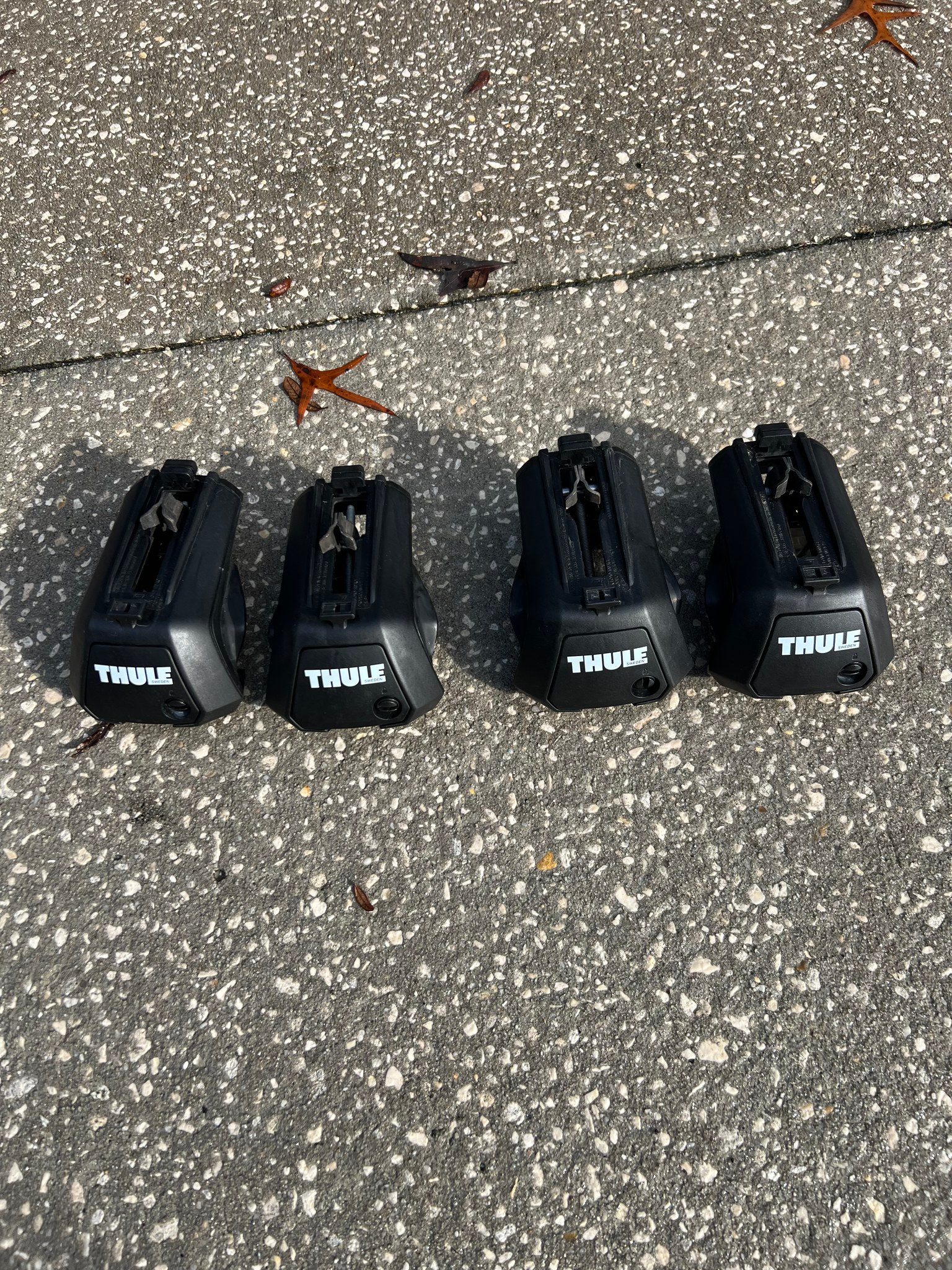 Thule Evo Raised Rail foot for vehicles 4-pack black | 710405 