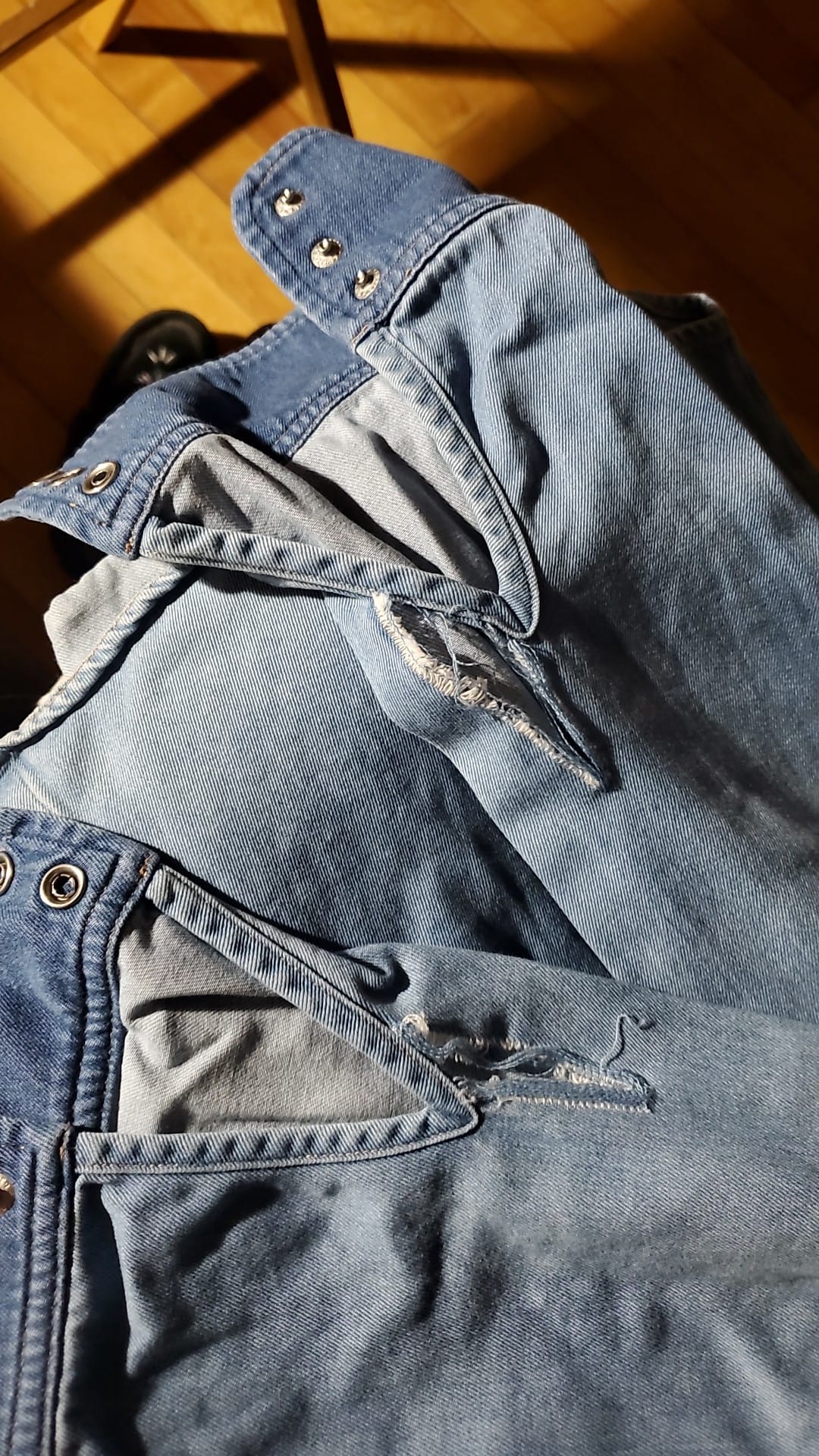 Is this damage mendable on Levi's 501?