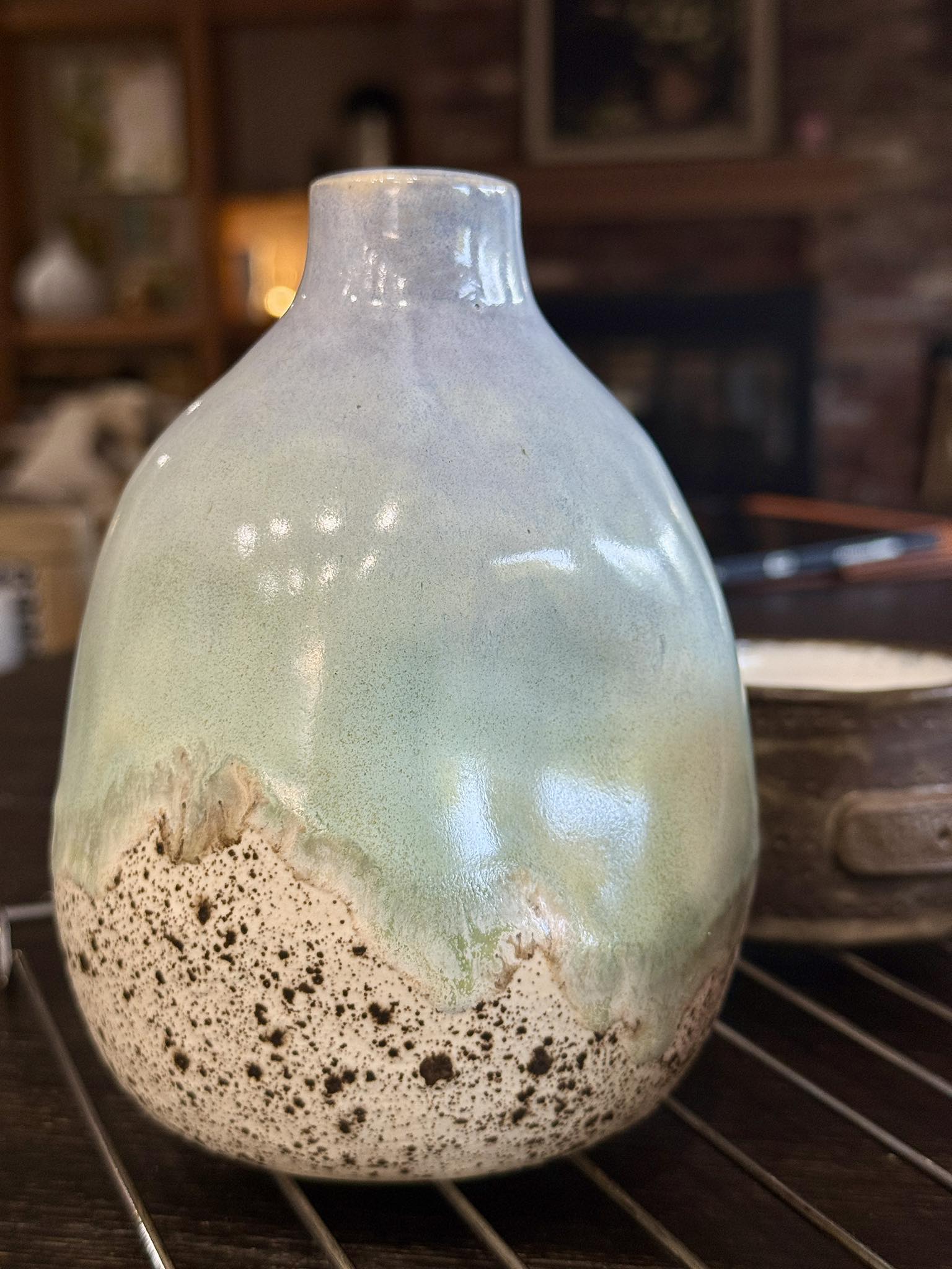 What are some dynamic glaze color combinations for tall pieces? display picture 1