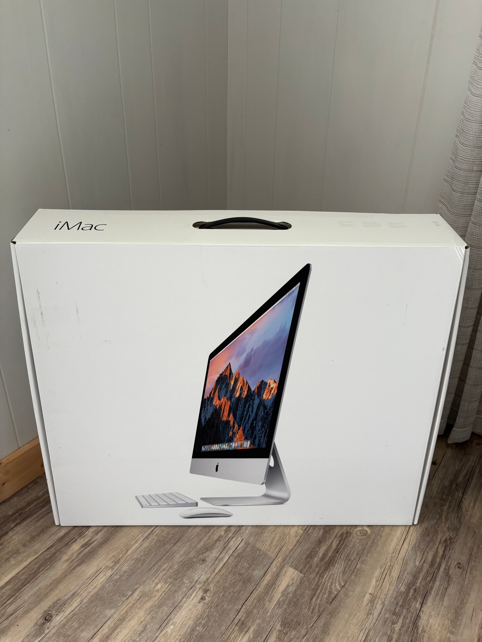 Apple iMac 27-inch Retina 5K desktop for sale. 3.4 GHz Intel Core 