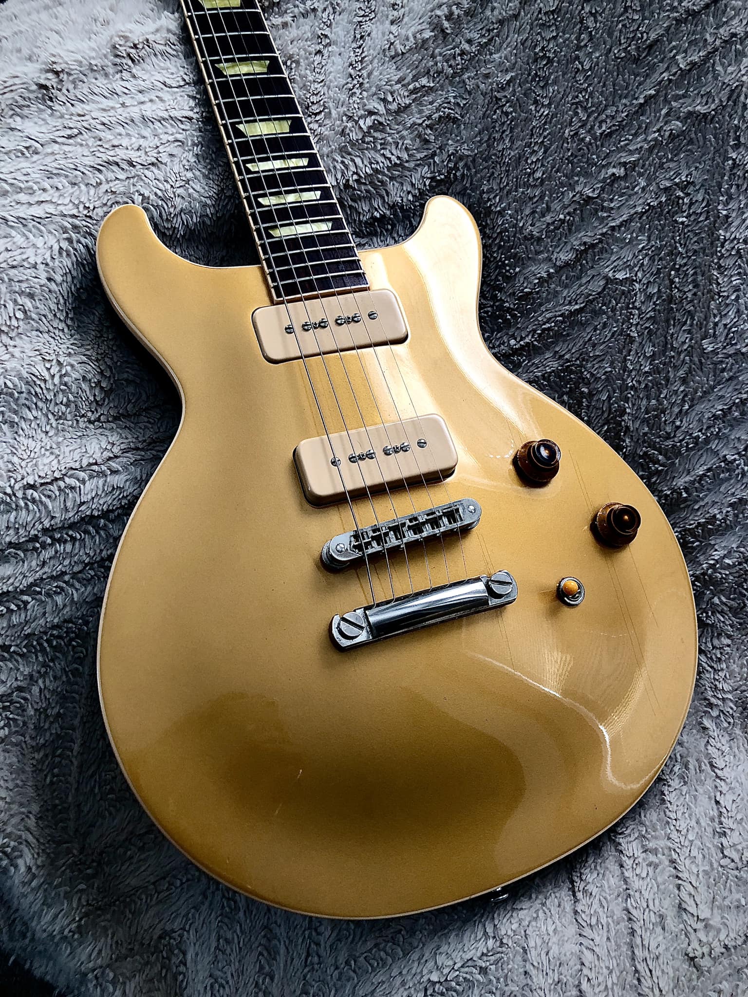 2003 Gibson Les Paul Classic double cut gold top review
