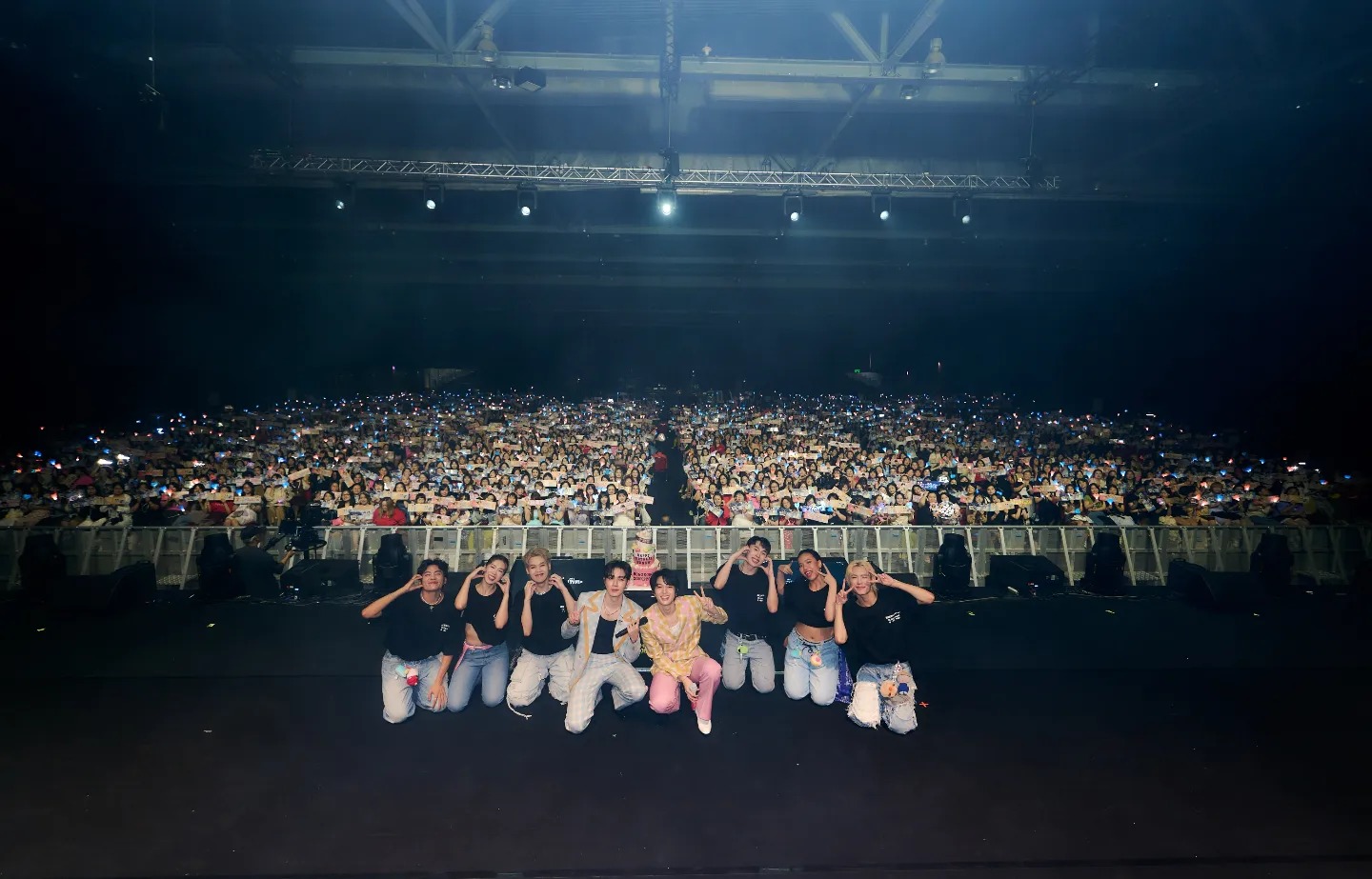 จบลงไปเป็นที่เรียบร้อยแล้วกับงาน ZeeNuNew 1st Concert 'Another