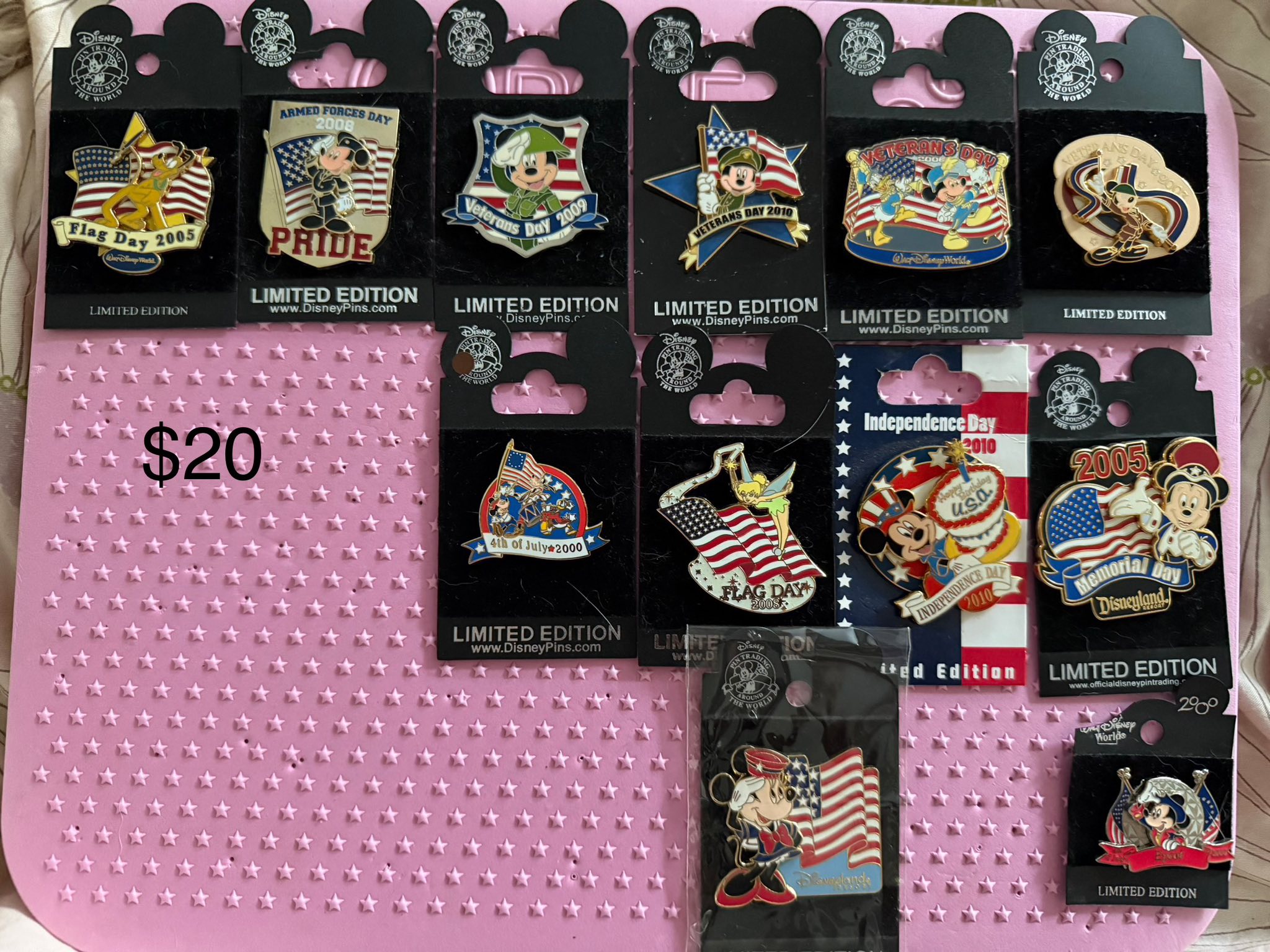 Rare Disney Star Wars Pin WEEKENDS 2010 LE250