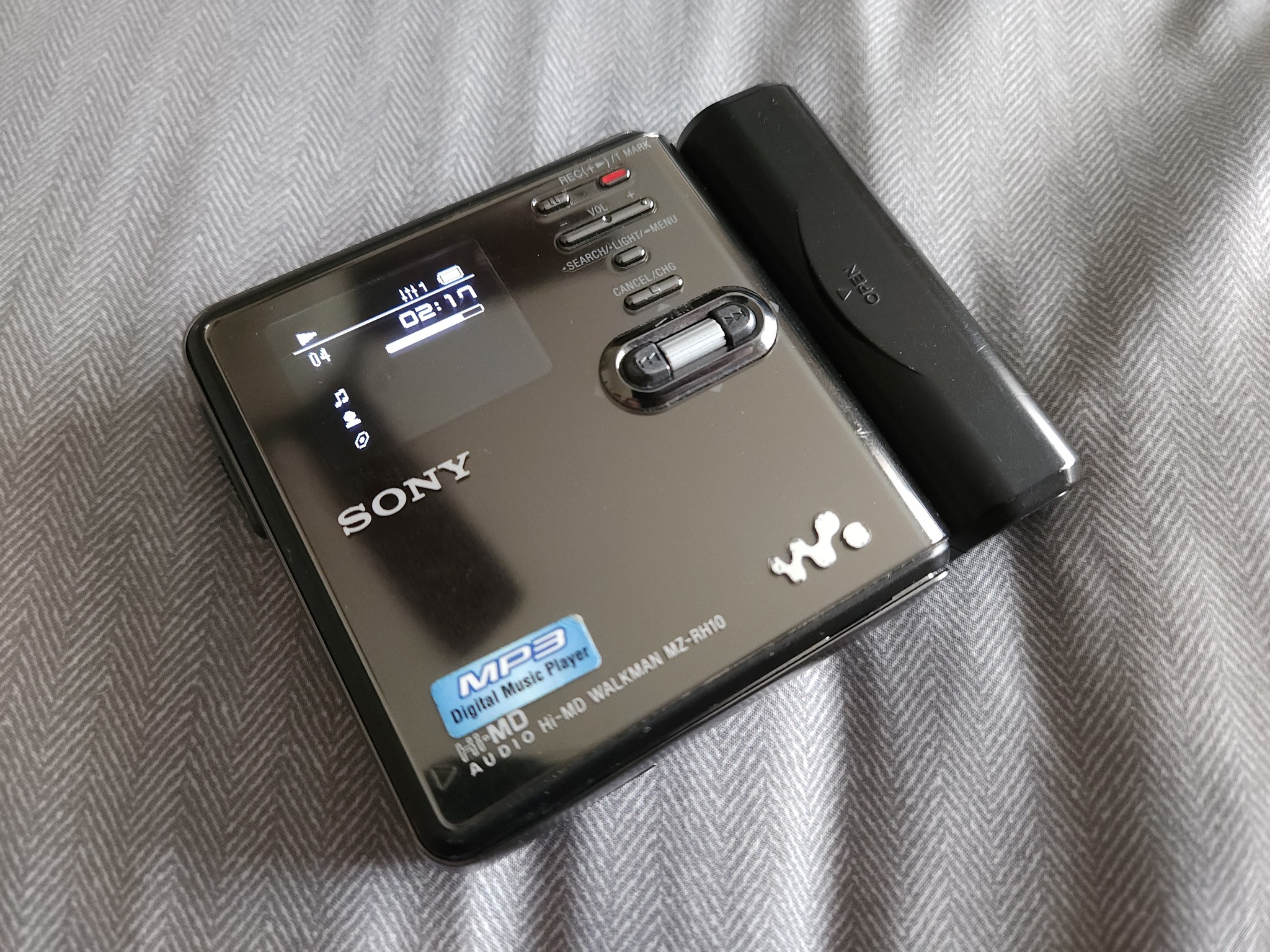 Finally a replacement OLED display is available for my poor blind