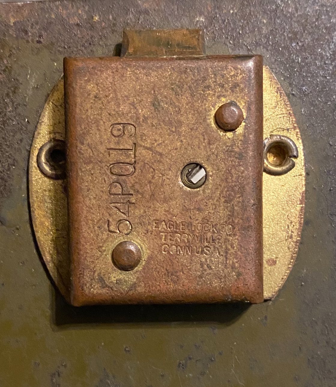 OLD SAFES AND LOCKS | Anyone have a lead on where I might find a key ...